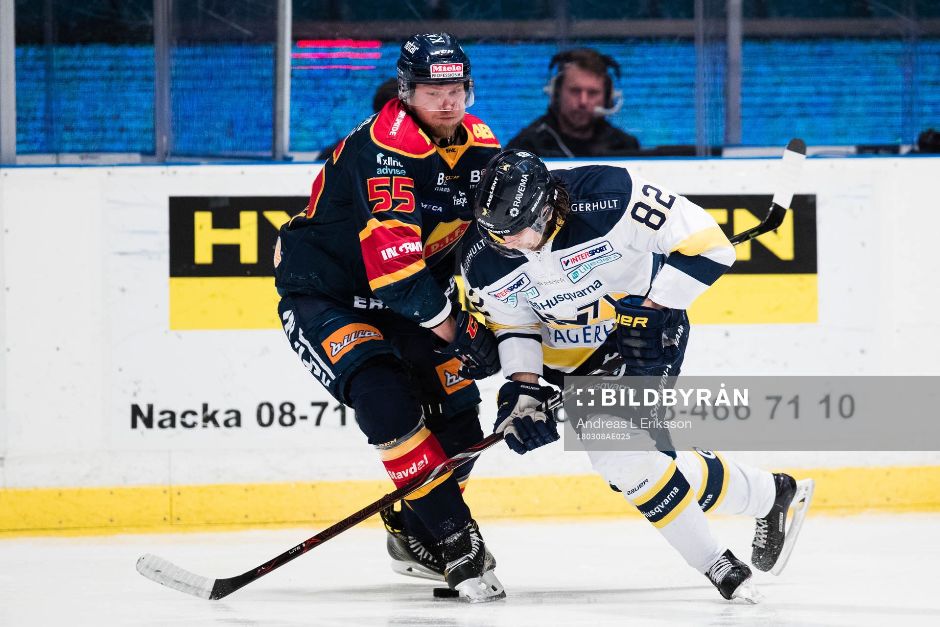 s Kevin Stenlund i kamp om pucken