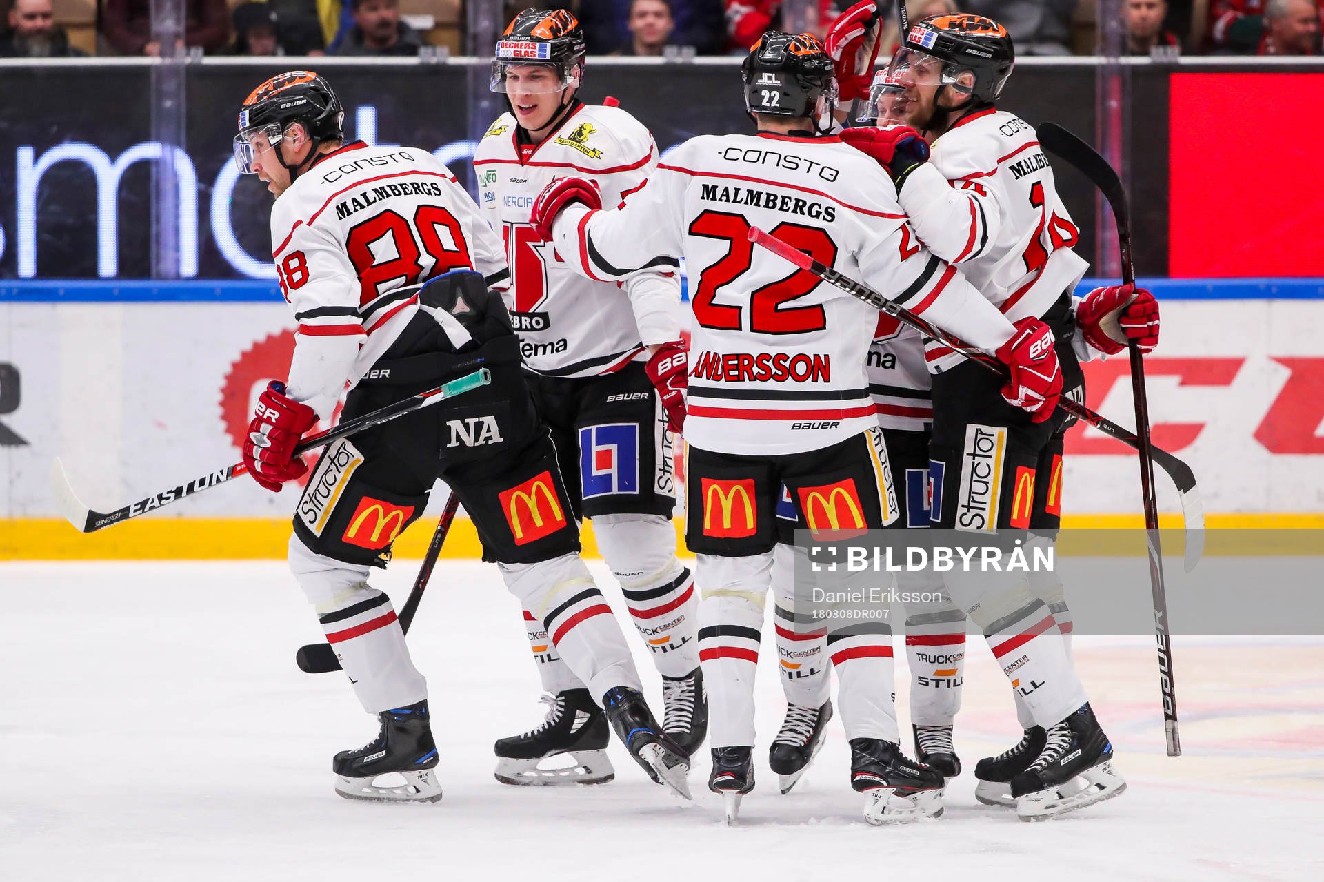 Örebros Viktor Ekbom jublar