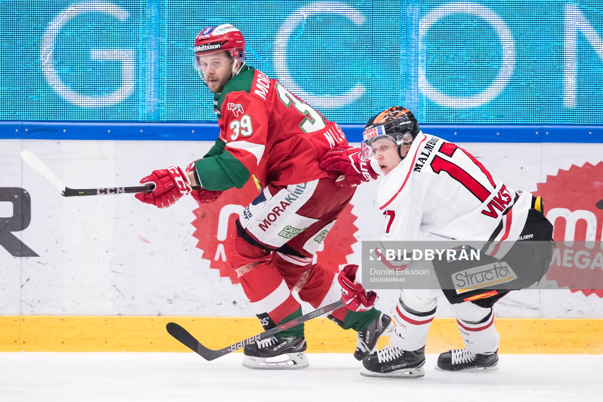 Moras Jacob Nilsson och Örebros Daniel Viksten  i
