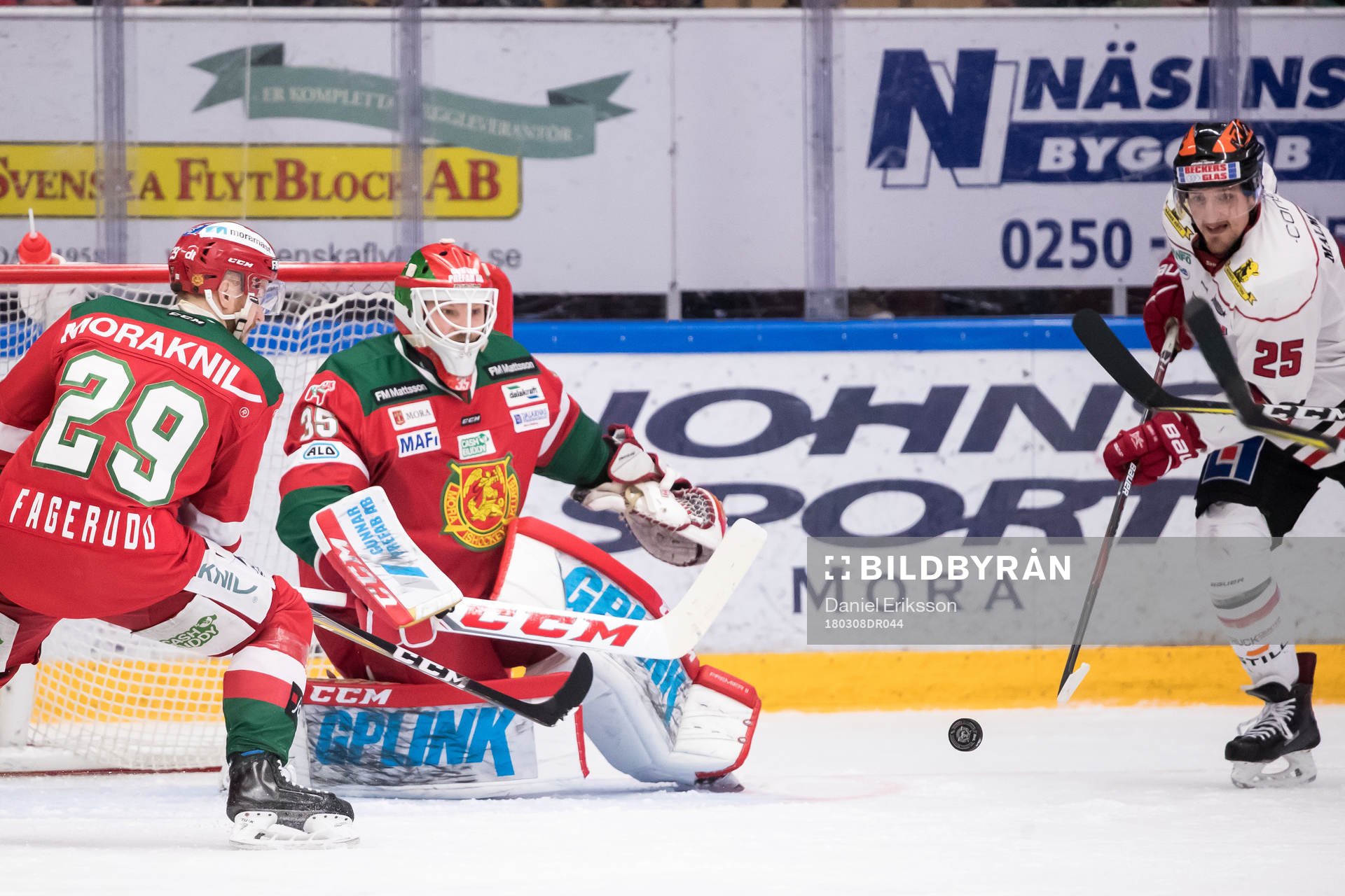 Moras Marcus Fagerudd och Moras målvakt Christian