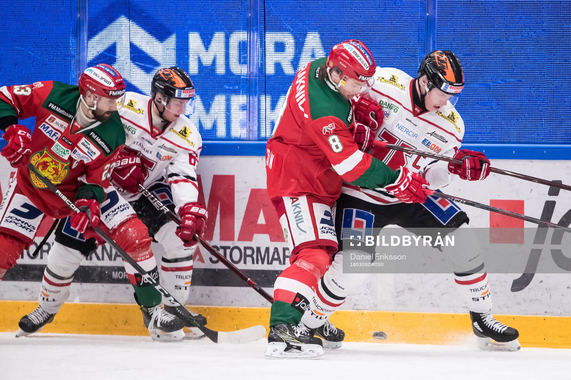 Moras Tomas Skogs och Moras Robin Johansson och Örebros