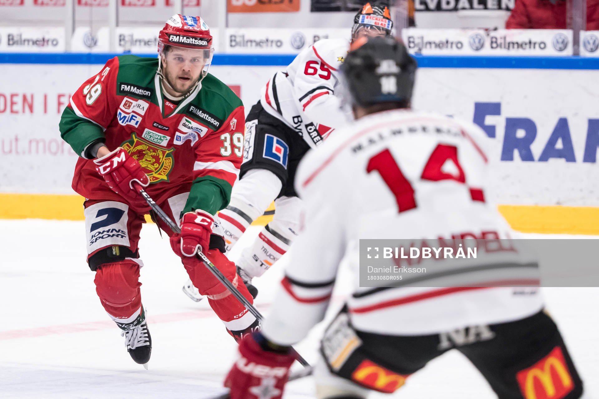 Moras Jacob Nilsson  i ishockeymatchen i SHL mellan Mora