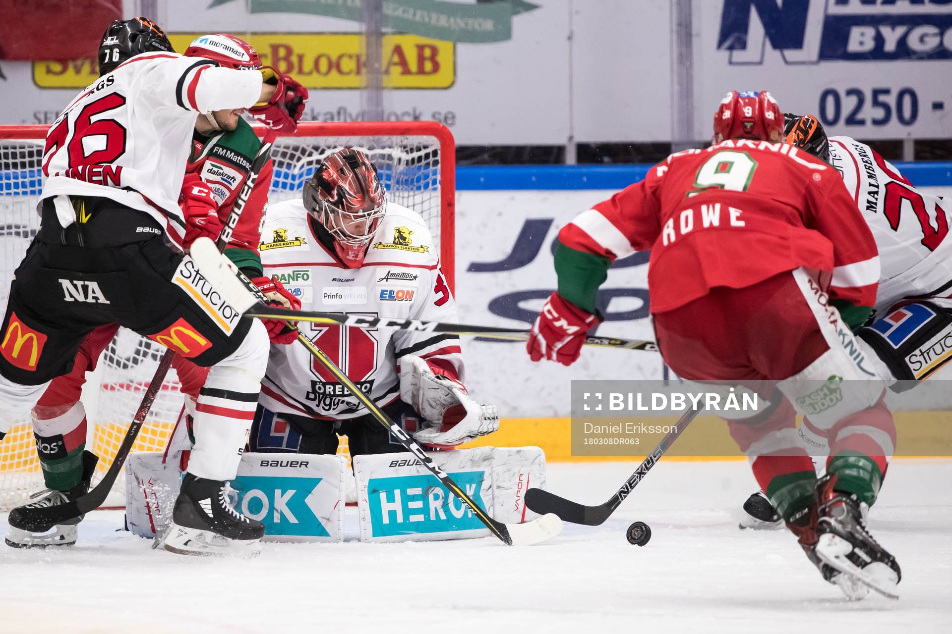 Örebros målvakt Eero Kilpeläinen  i ishockeymatchen i