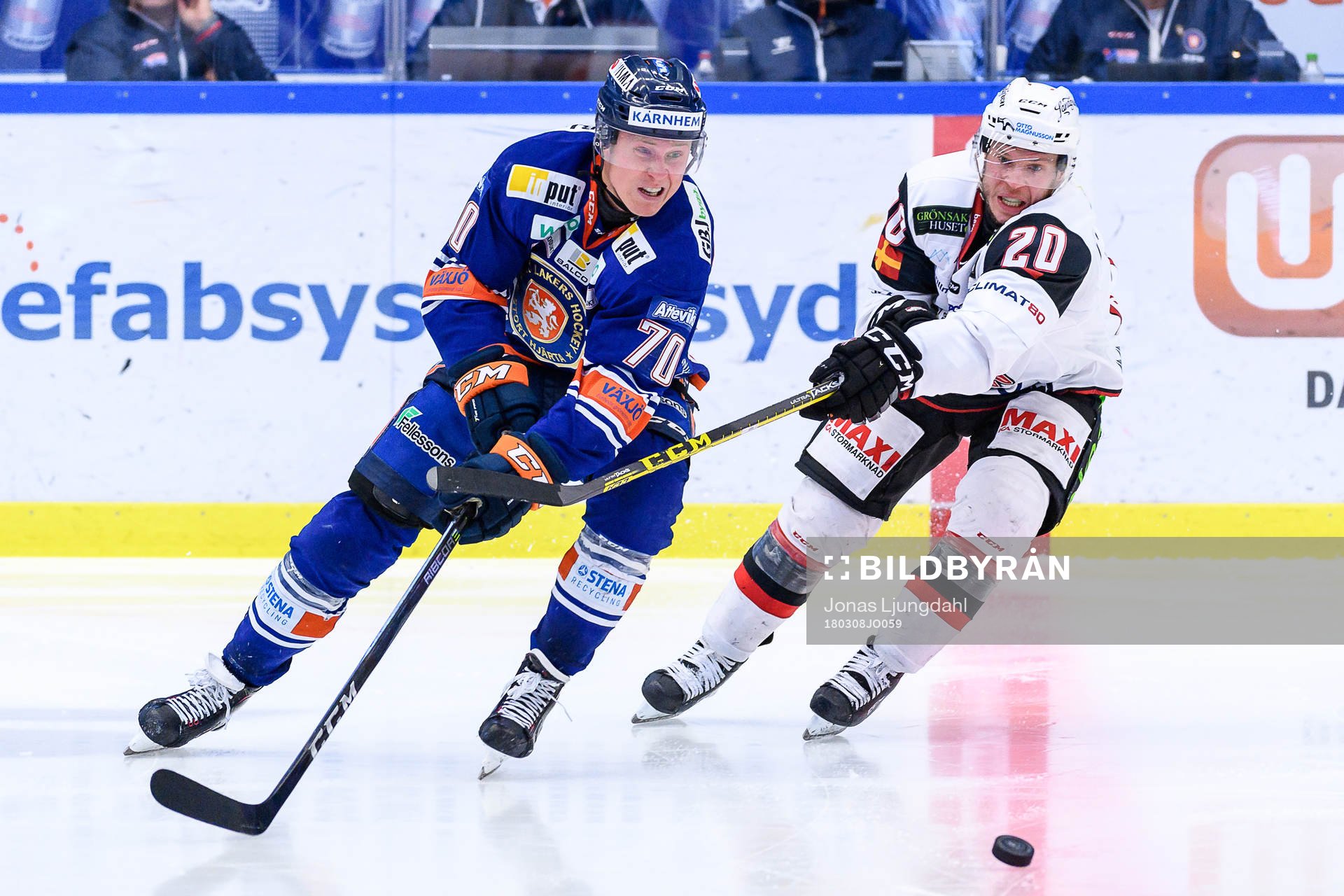 Växjös Dennis Rasmussen och Malmö Redhawks Erik Forssell