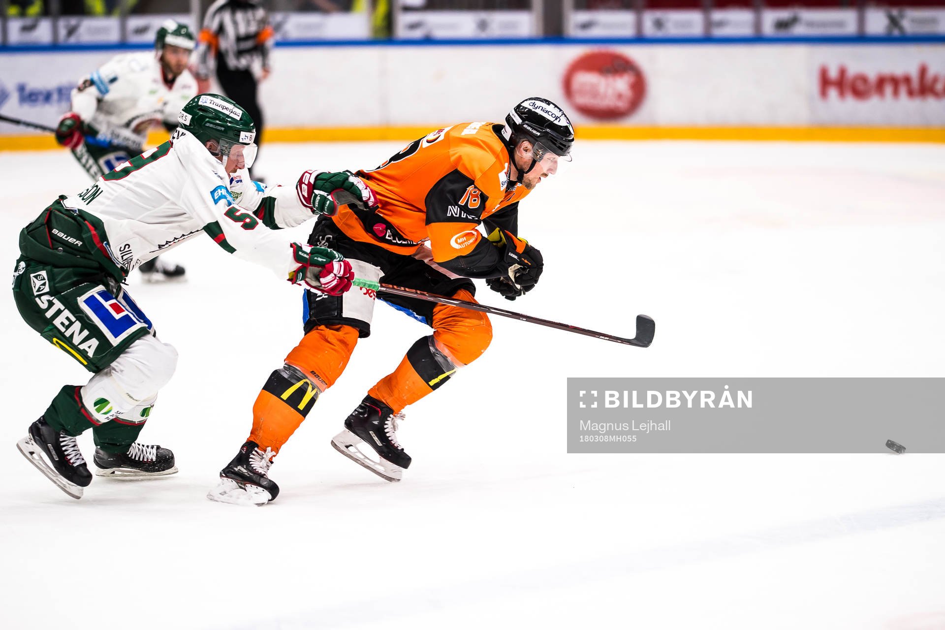Frölundas Adam Almqvist och Karlskronas Emil Larsson