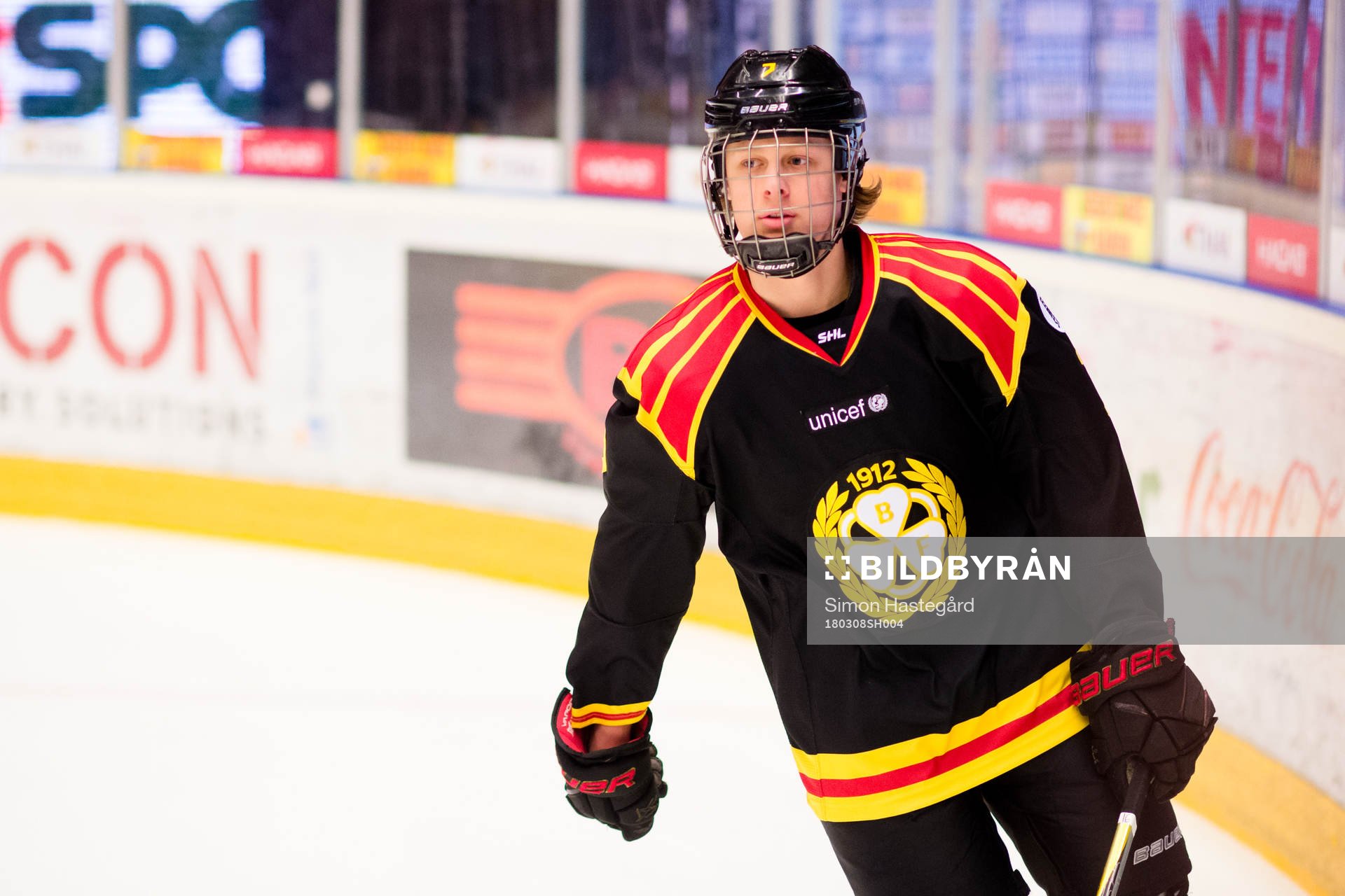 Brynäs Adam Boqvist före ishockeymatchen i SHL mellan