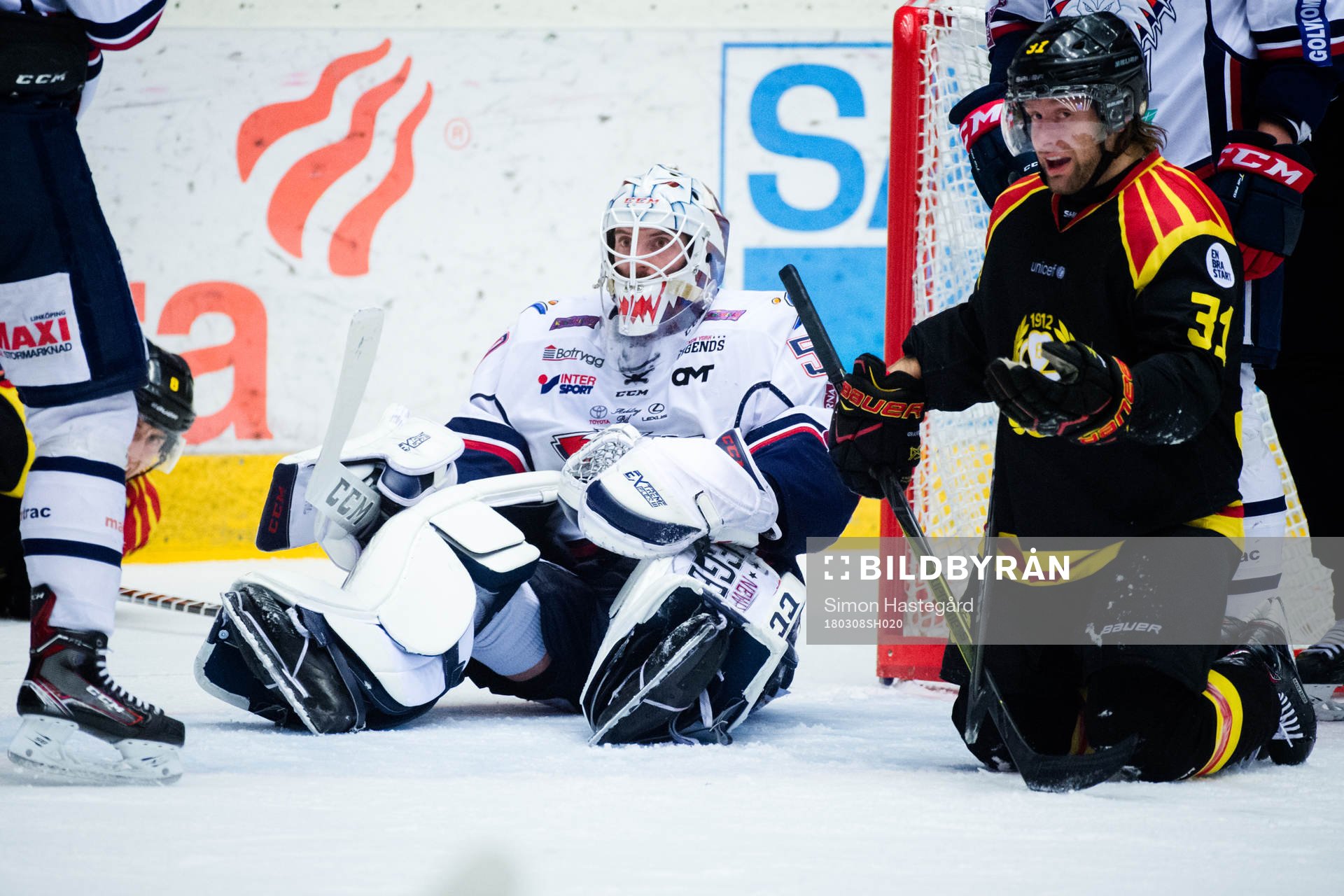 Linköpings målvakt Jonas Gustavsson och Brynäs Jonathan