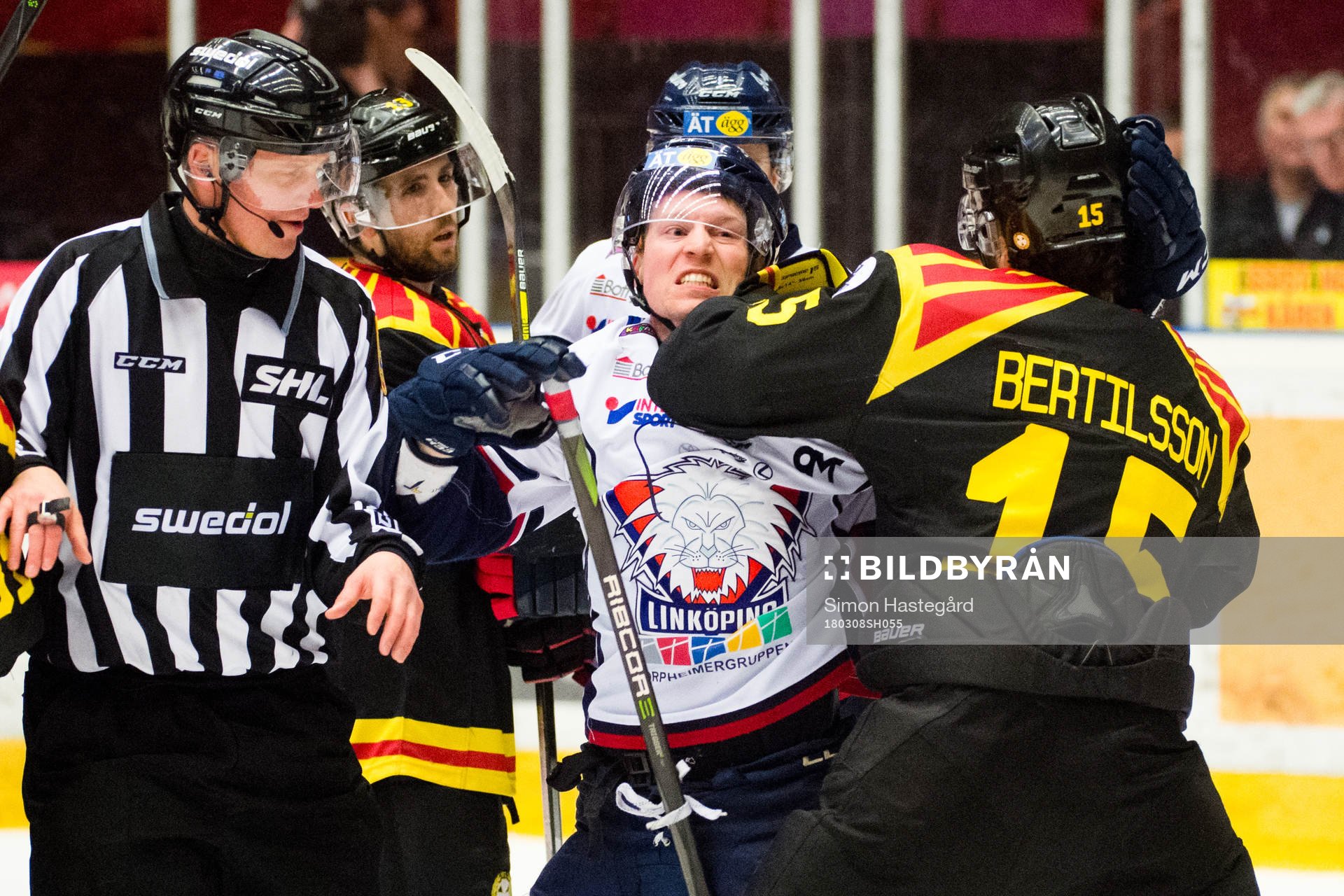 Brynäs Simon Bertilsson i bråk med Linköpings Mathis