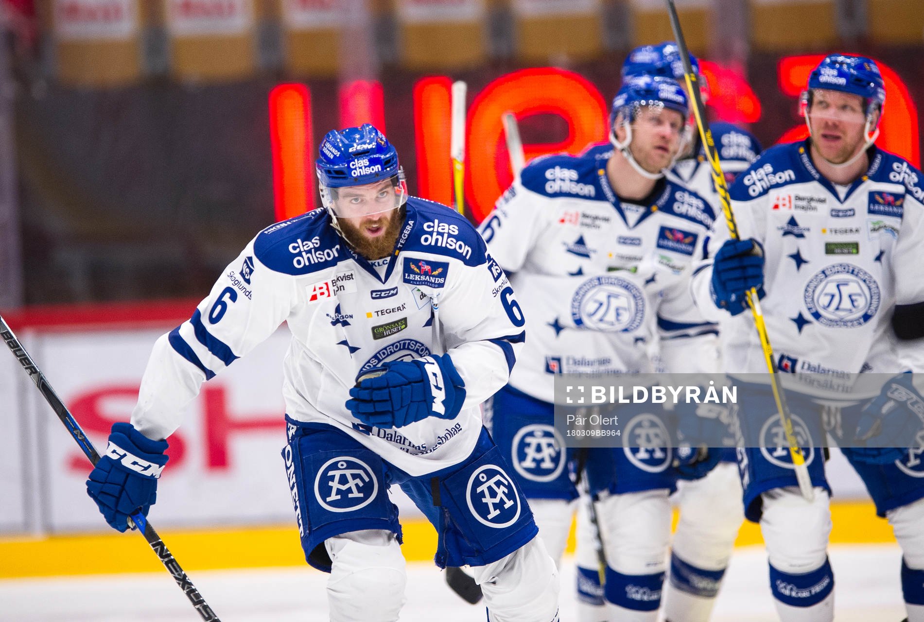 Leksands Austin Madaisky jublar