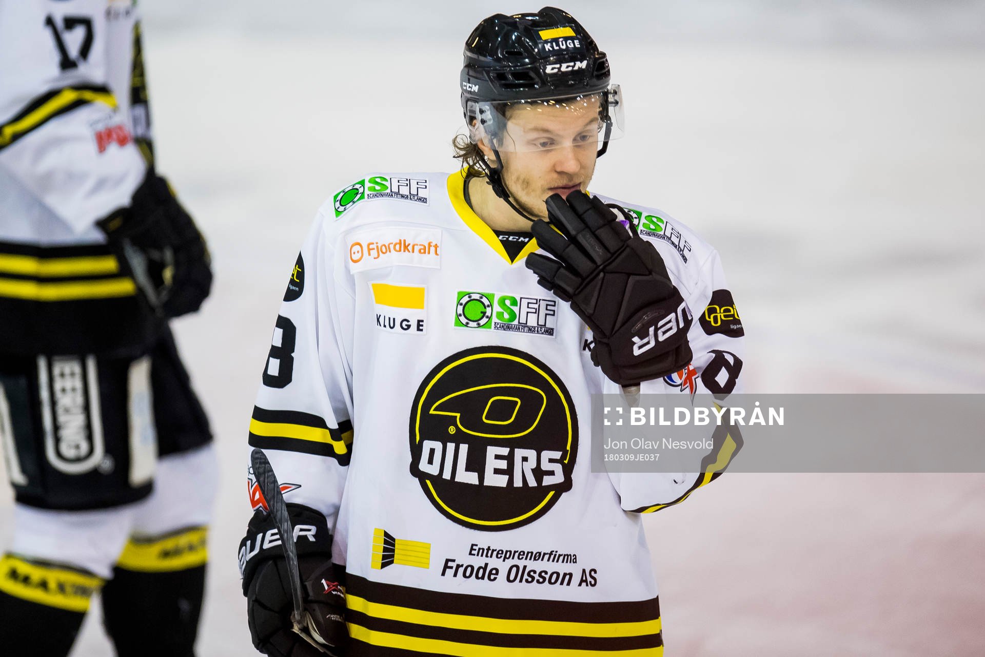 Mathias Trettenes of Stavanger Oilers looks dejected