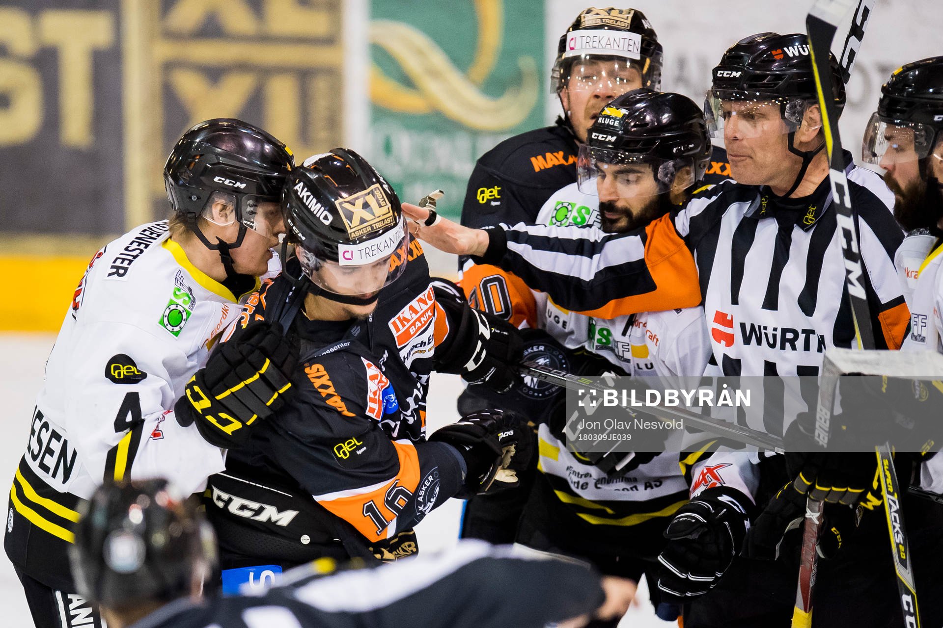 Johannes Johannesen of Stavanger Oilers and Taylor Joseph