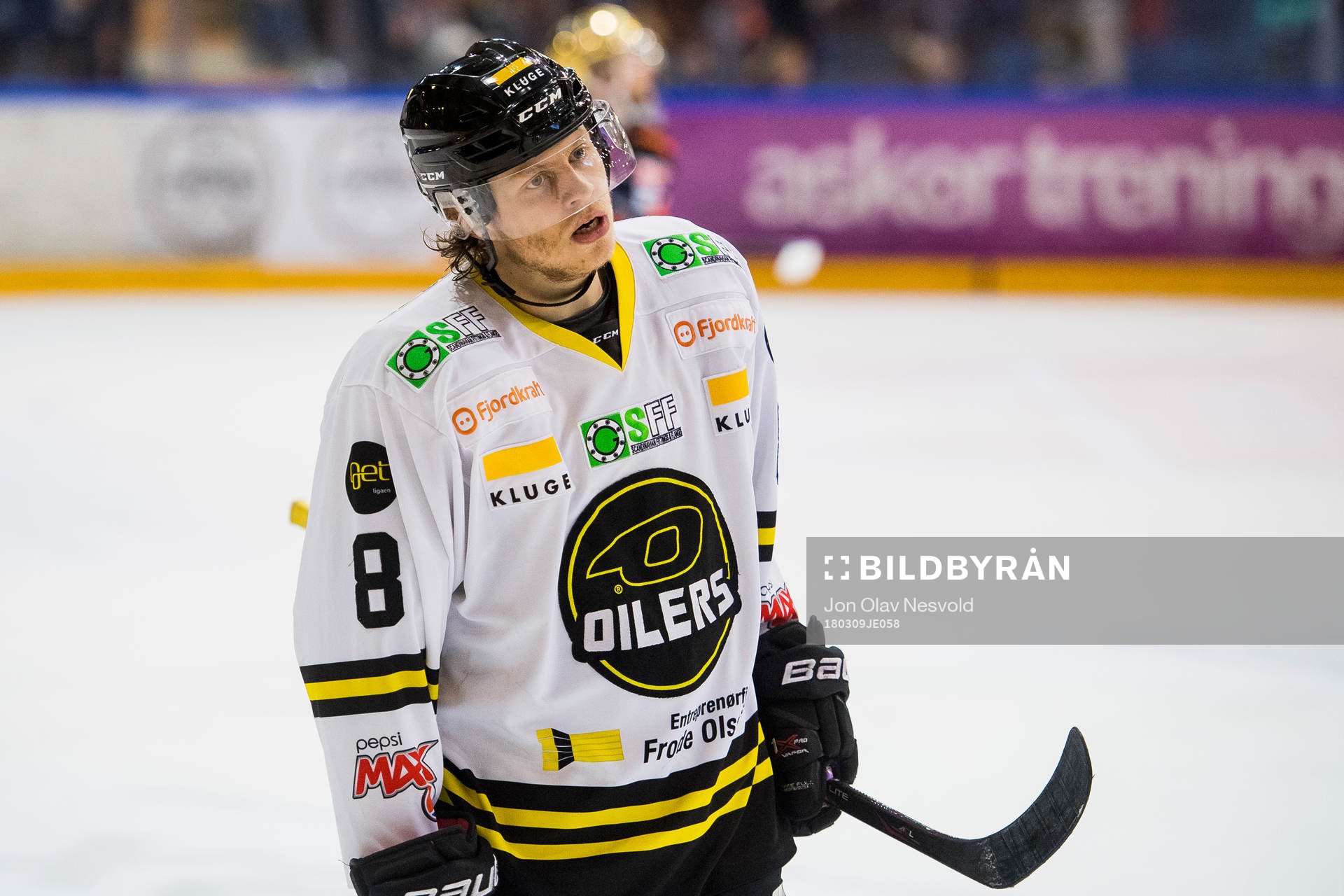 Mathias Trettenes of Stavanger Oilers looks dejected