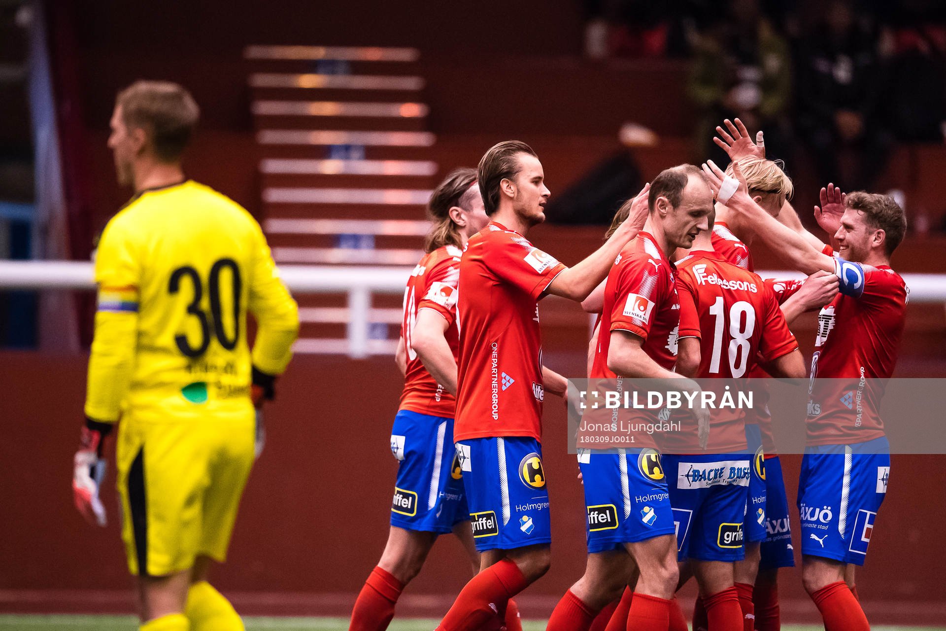 Östers spelare jublar