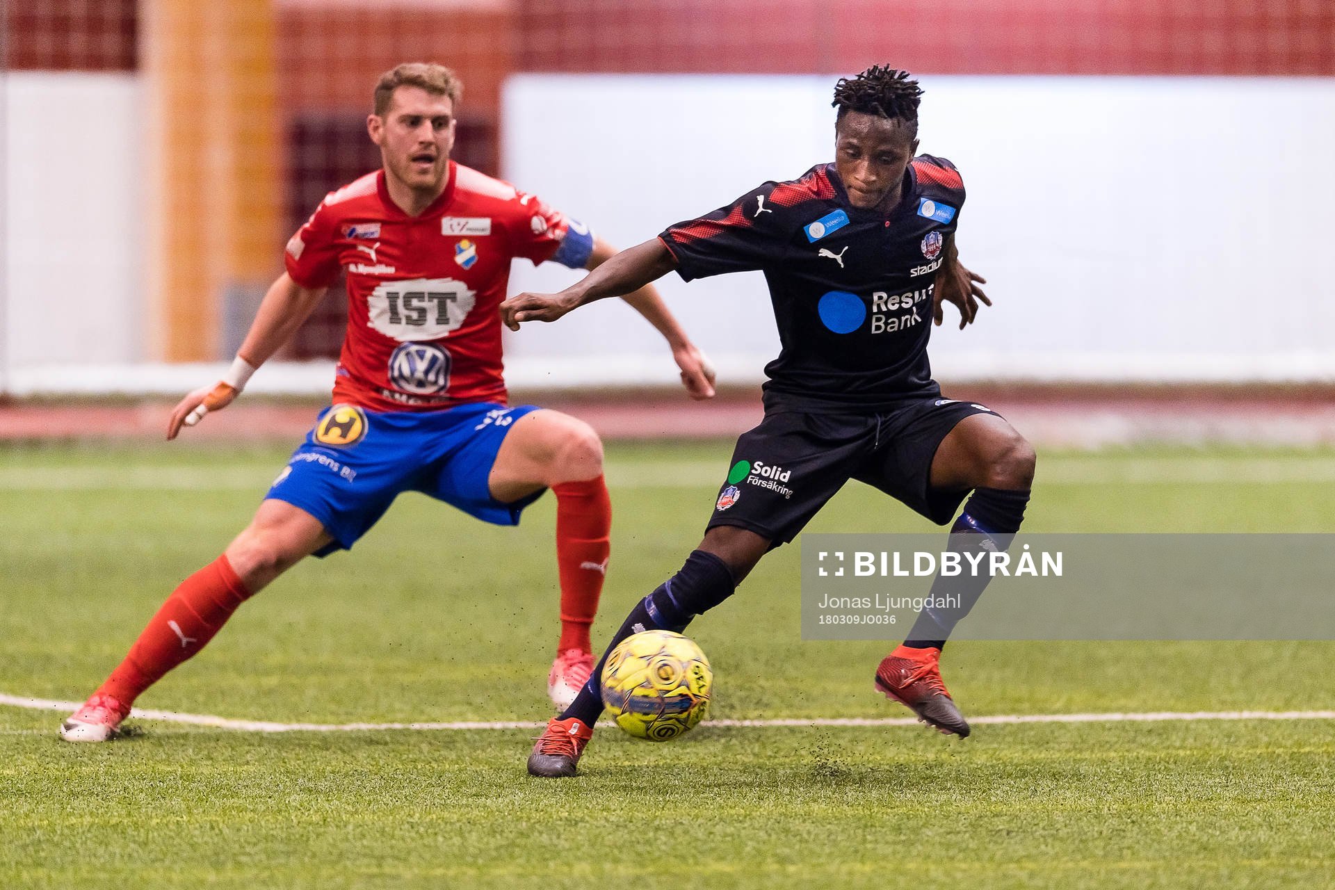 Helsingborgs Mamudo Moro och Östers Stefan Karlsson
