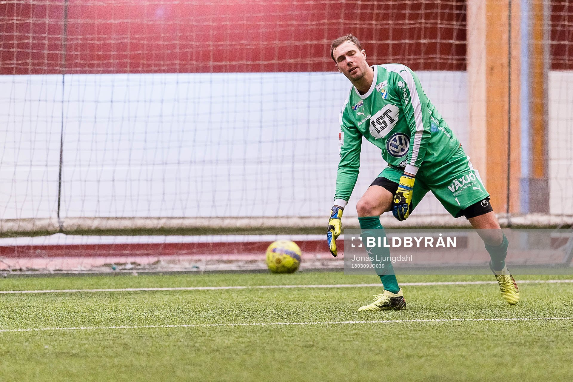 Östers målvakt Robin Malmkvist deppar