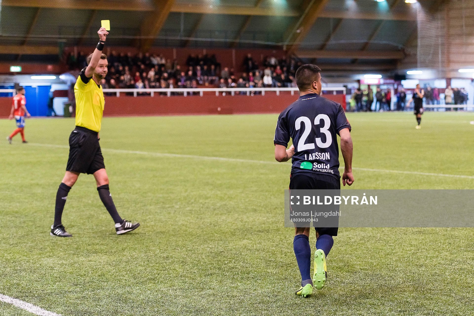 Helsingborgs Jonathan Larsson tilldelas gult kort