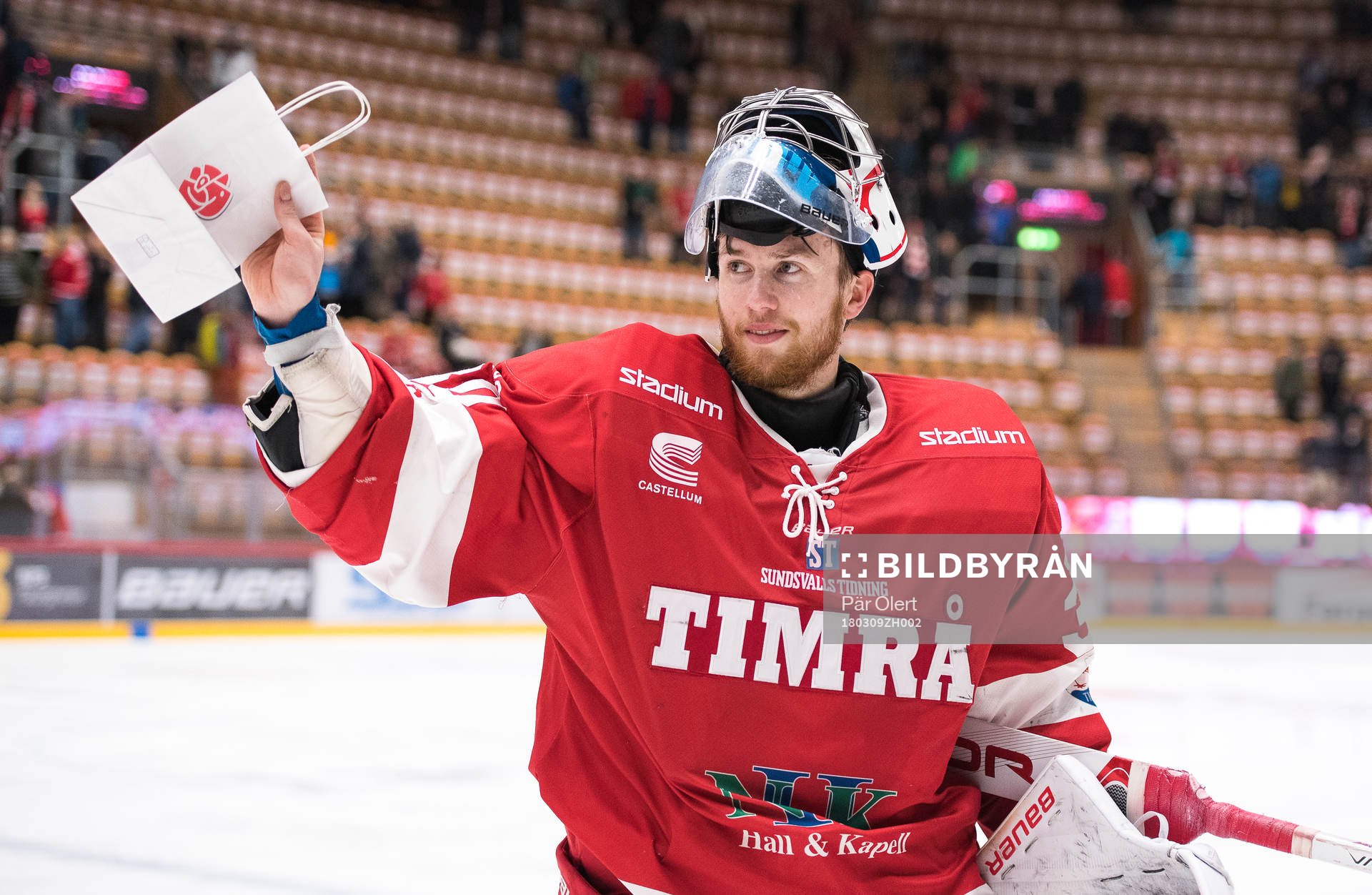 Timrås målvakt Henrik Haukeland jublar