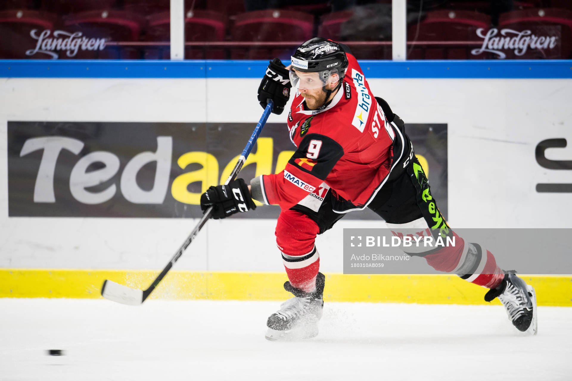 Malmö Redhawks Frederik Storm skjuter
