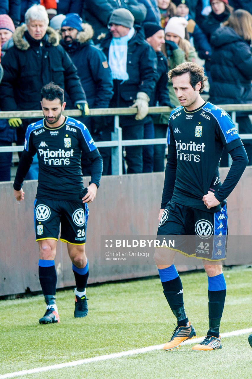 IFK Göteborgs André Calisir och Mikkel Diskerud deppar