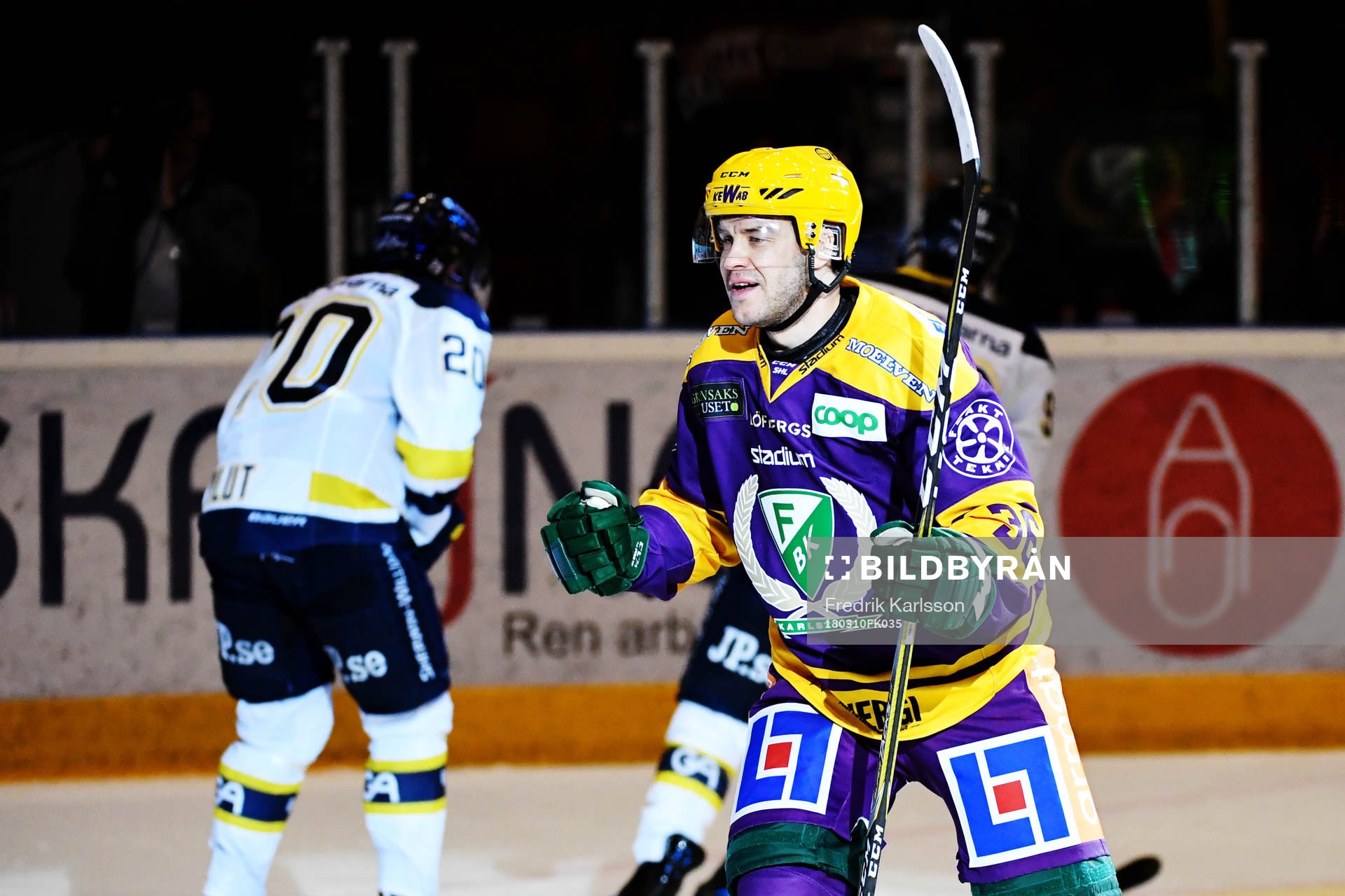 Färjestads Niklas Fogström jublar