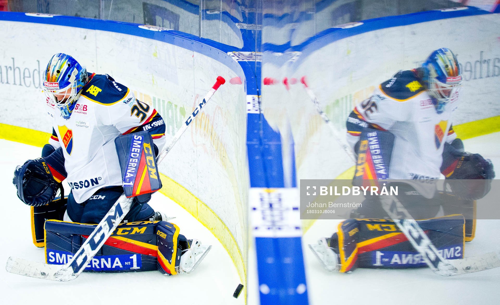 Djurgårdens målvakt Joacim Eriksson och hans spegelbild