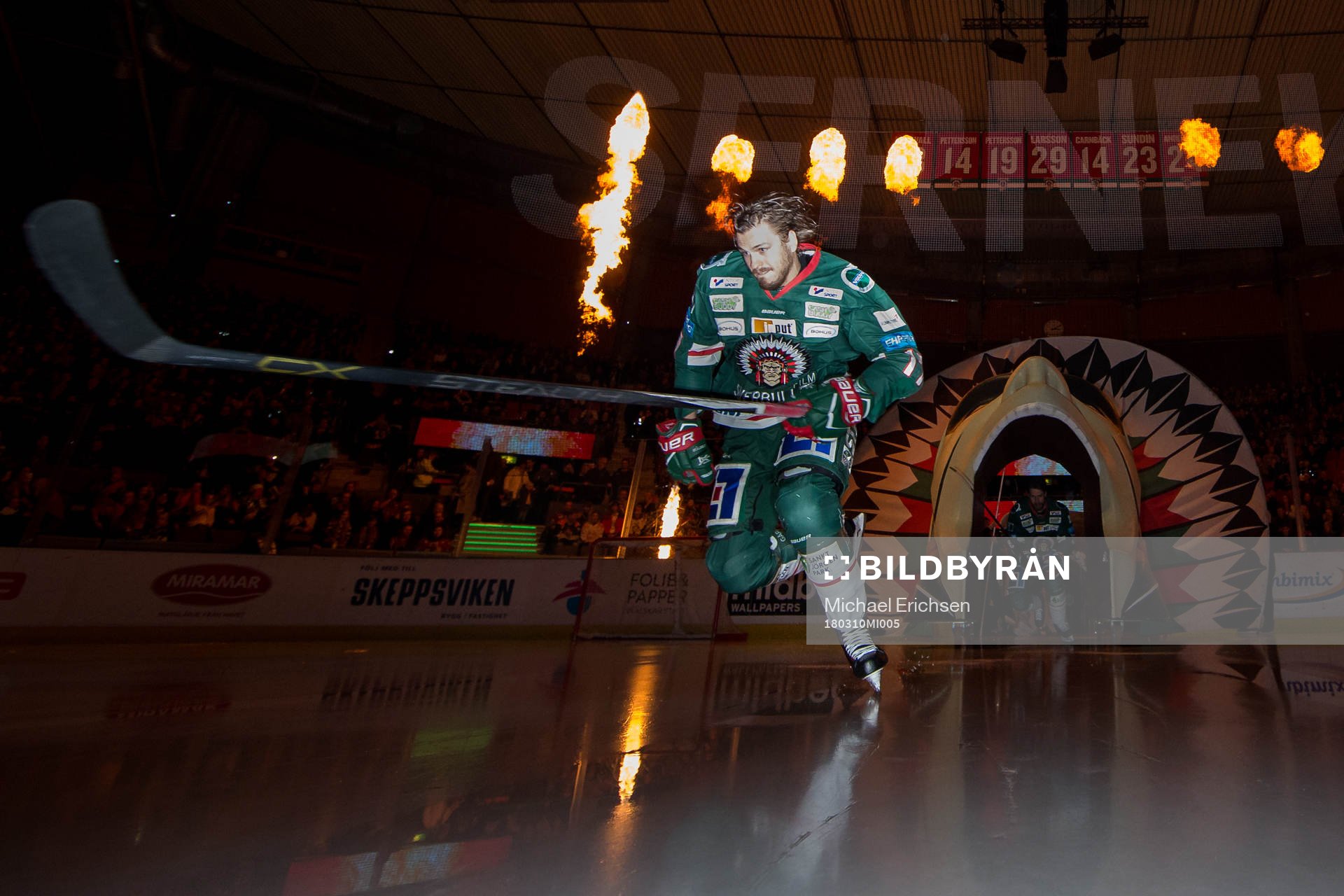 Frölundas Sebastian Stålberg åker in på isen