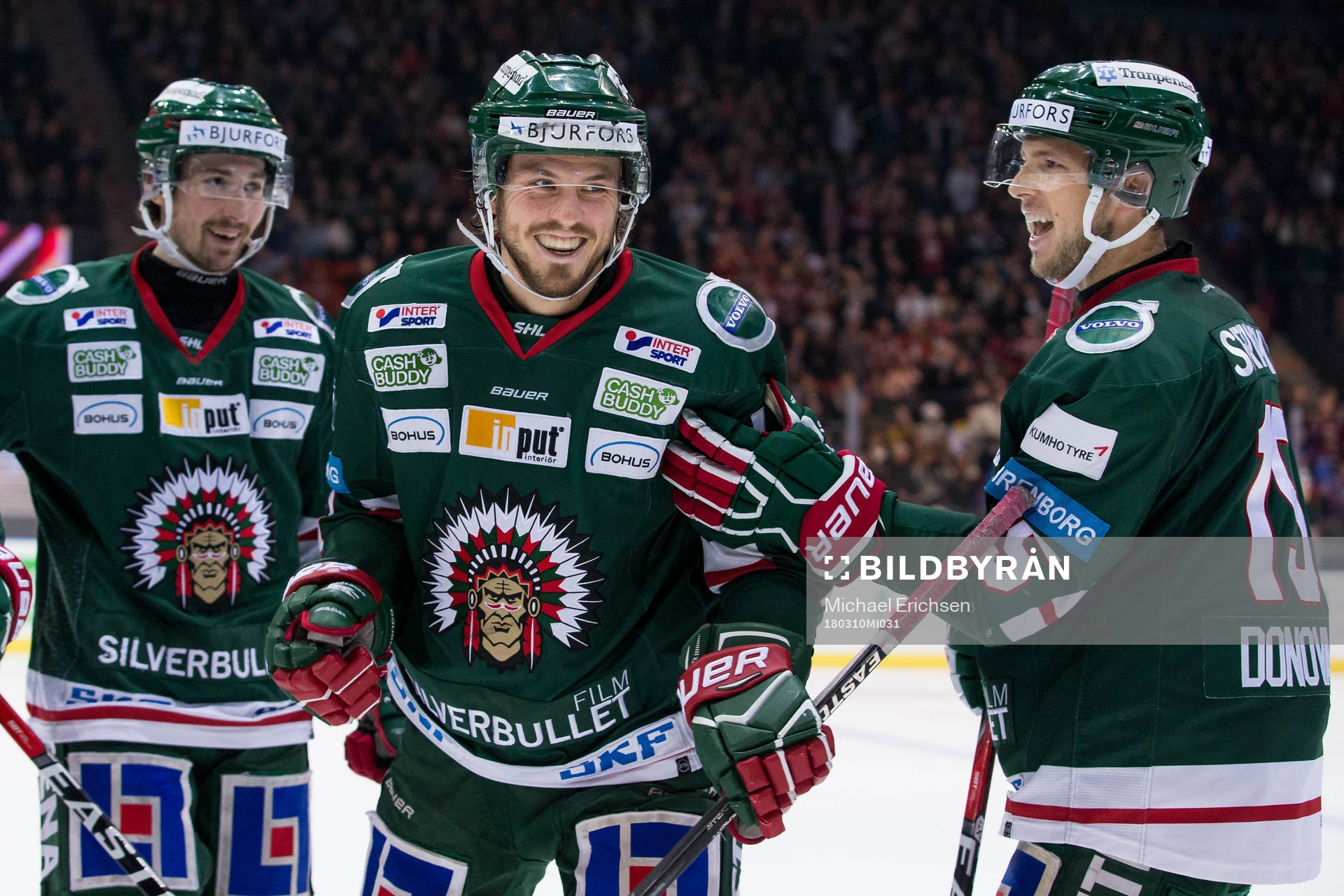 Frölundas Sebastian Stålberg jublar ihop med Adam