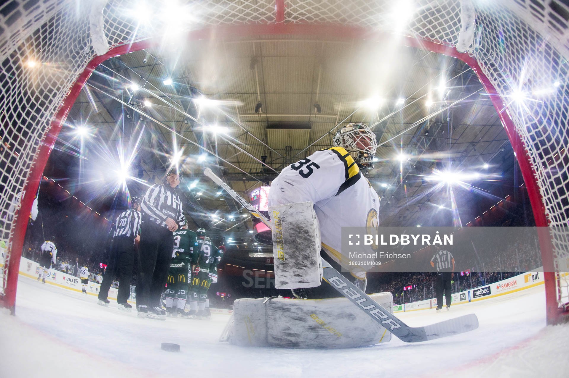 Brynäs målvakt David Rautio deppar