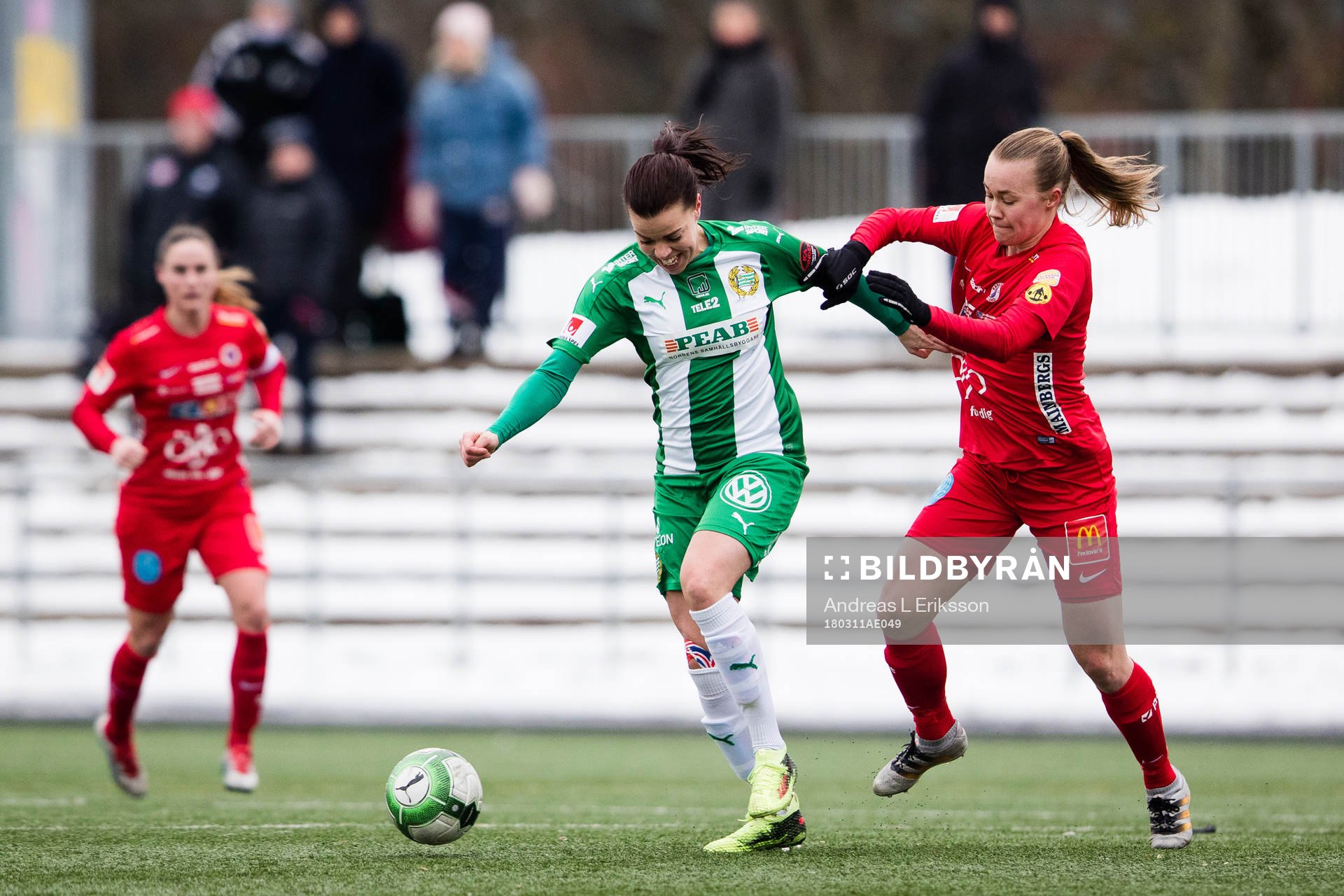 Hammarbys Amanda Johansson och Örebros Frida Abrahamsson