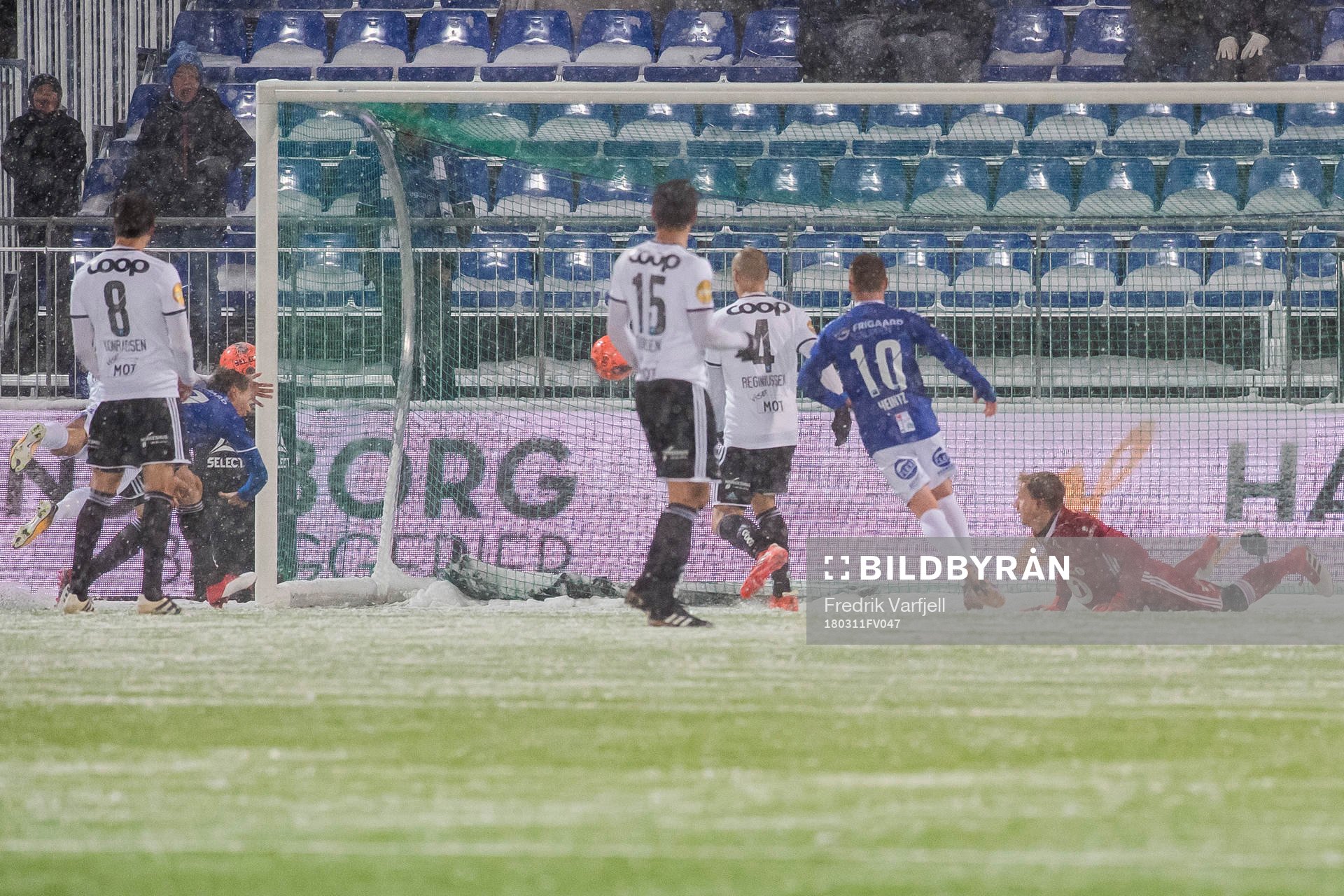 Kristoffer Zachariassen of Sarpsborg 08 scores 1-0