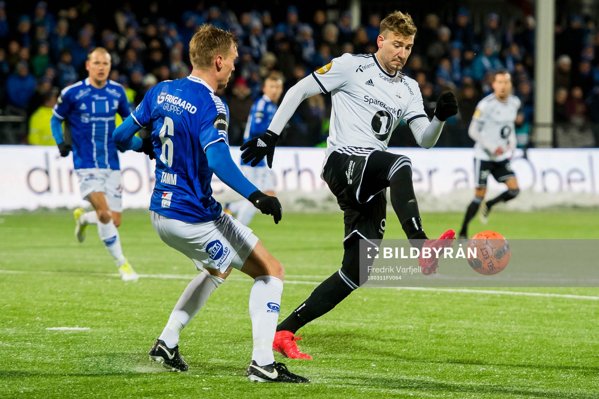 Joonas Tamm of Sarpsborg 08 and Nicklas Bendtner of