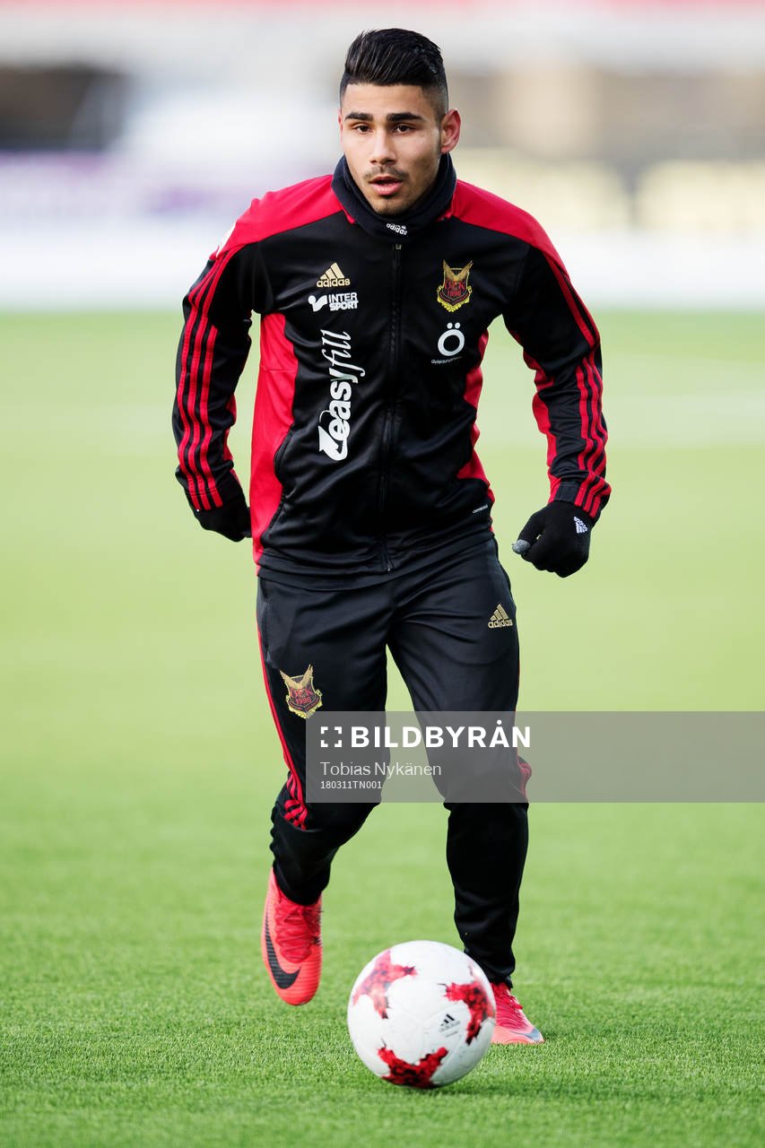Östersunds Hosam Aiesh värmer upp