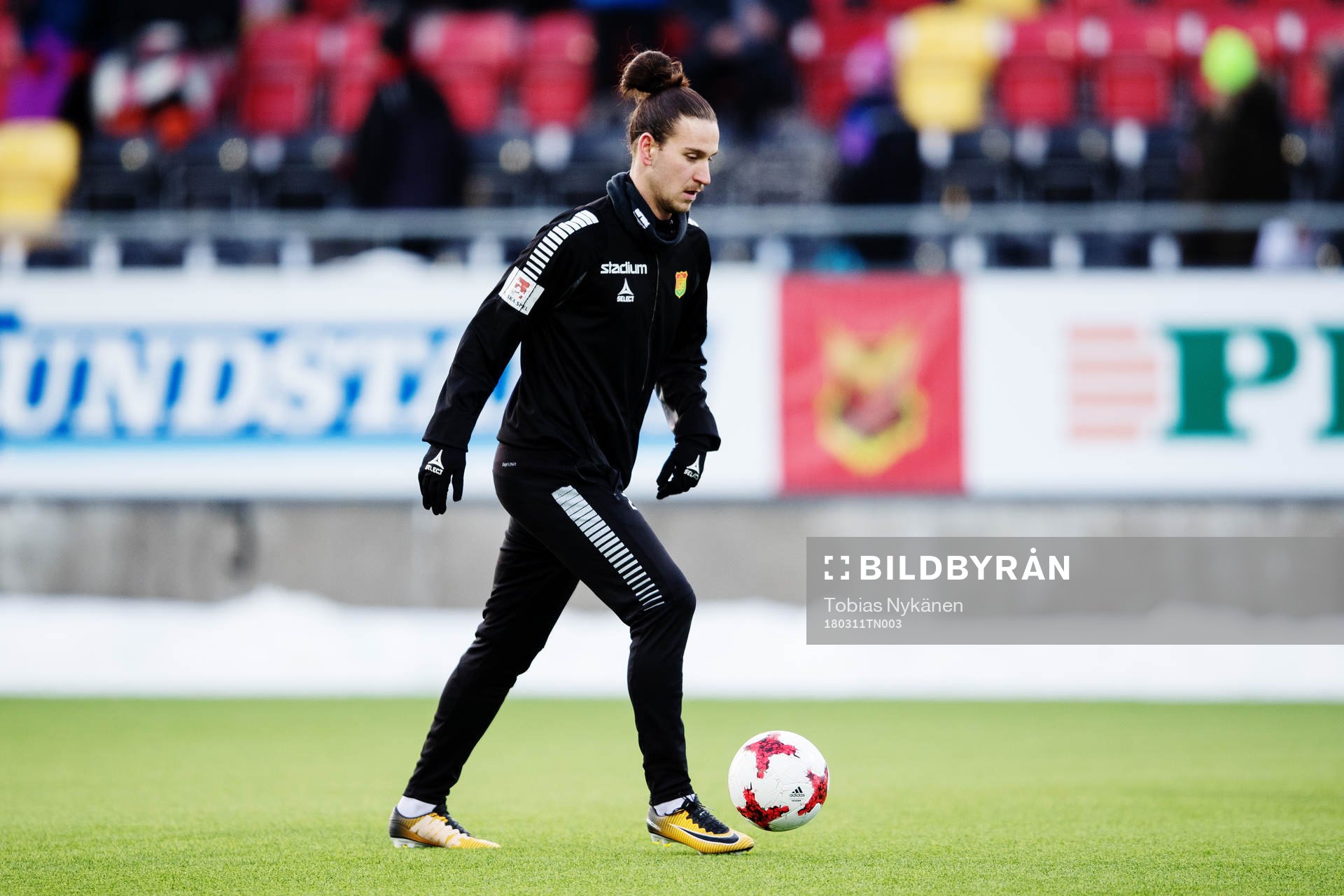 GAIS Edin Hamidovic värmer upp