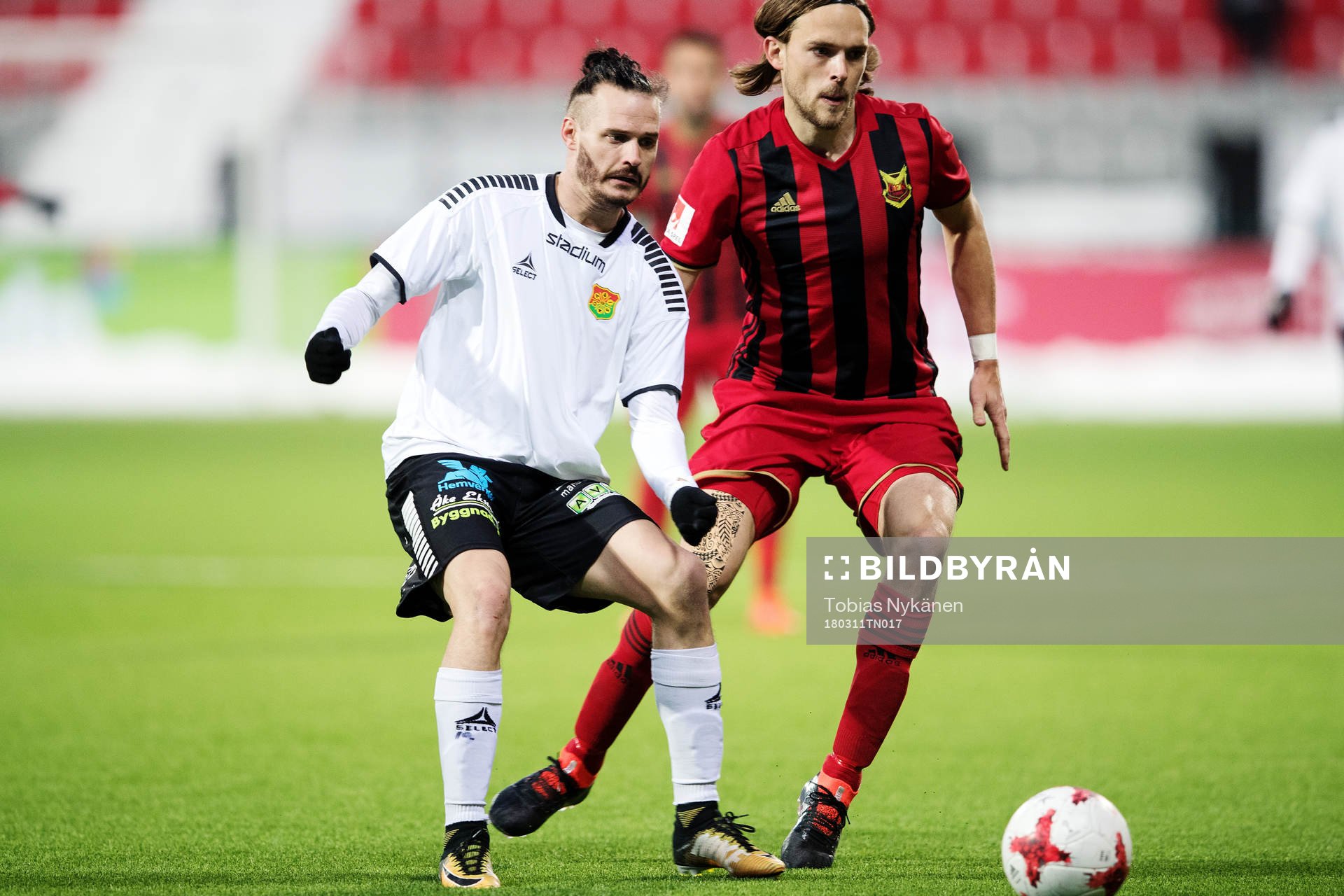 i180311 GAIS Jonas Lindberg och Östersunds Tom Pettersson