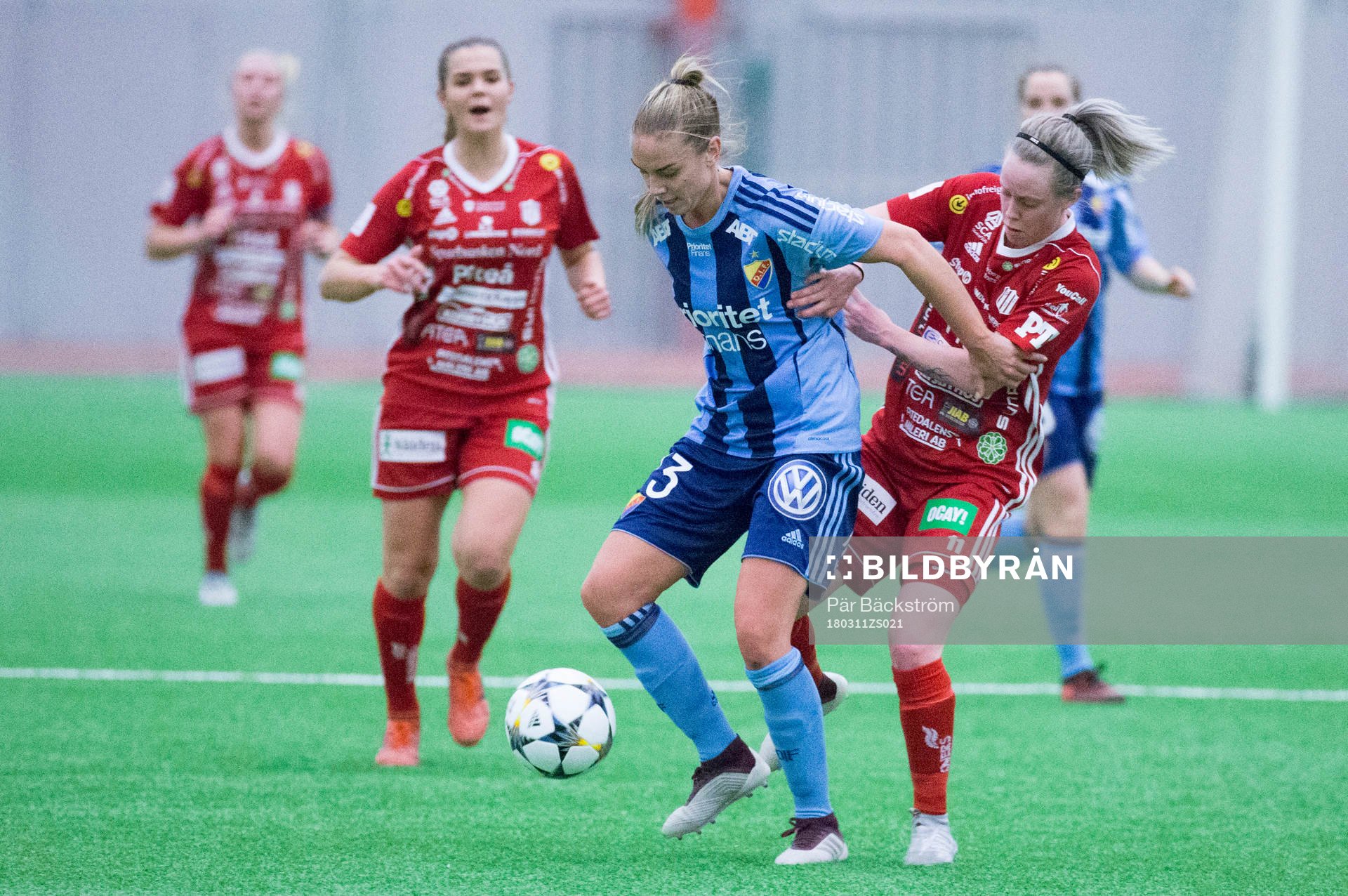 Piteås Cecilia Edlund och Djurgårdens Petronella Ekroth
