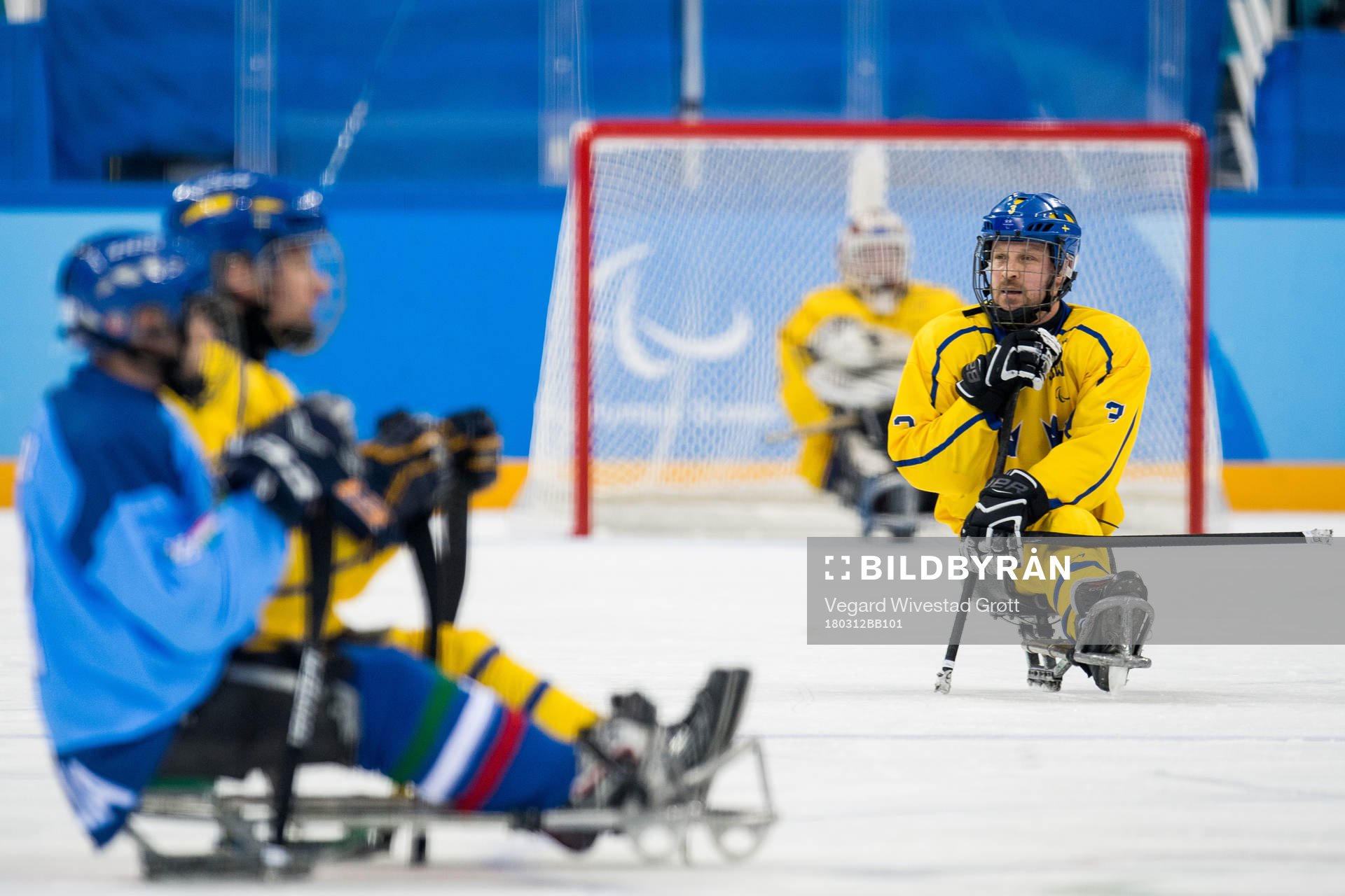 Niklas Ingvarsson of Sweden looks dejected