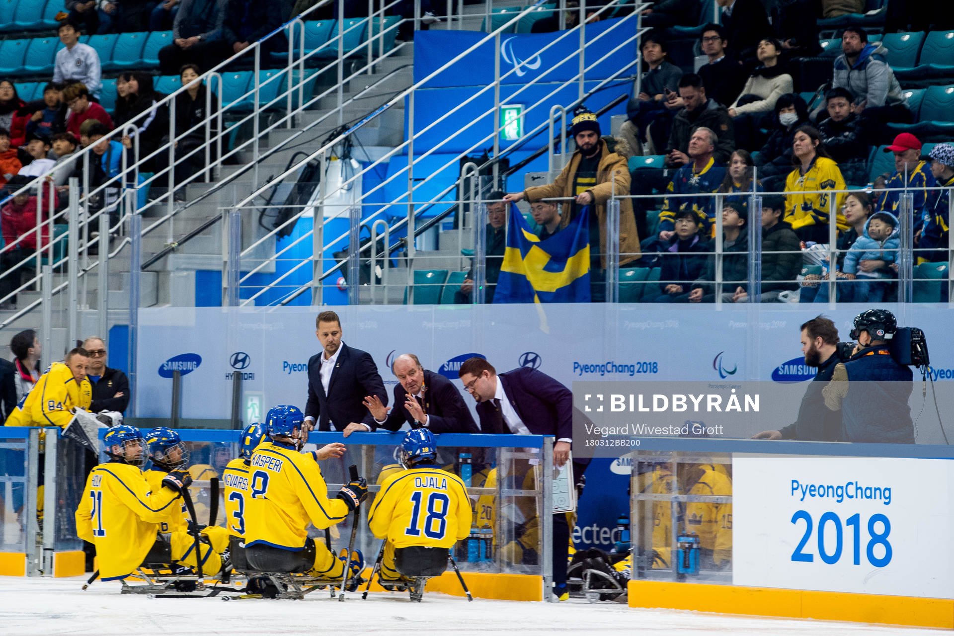 Timo Lahtinen, assistant coach of Sweden, and Erik