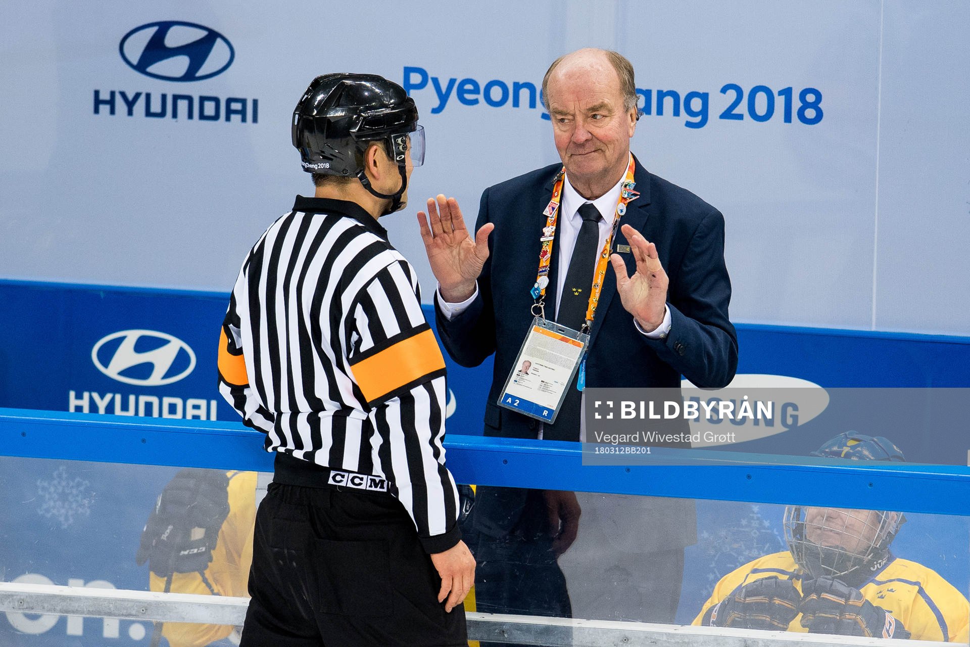 Timo Lahtinen, assistant coach of Sweden, talks with the