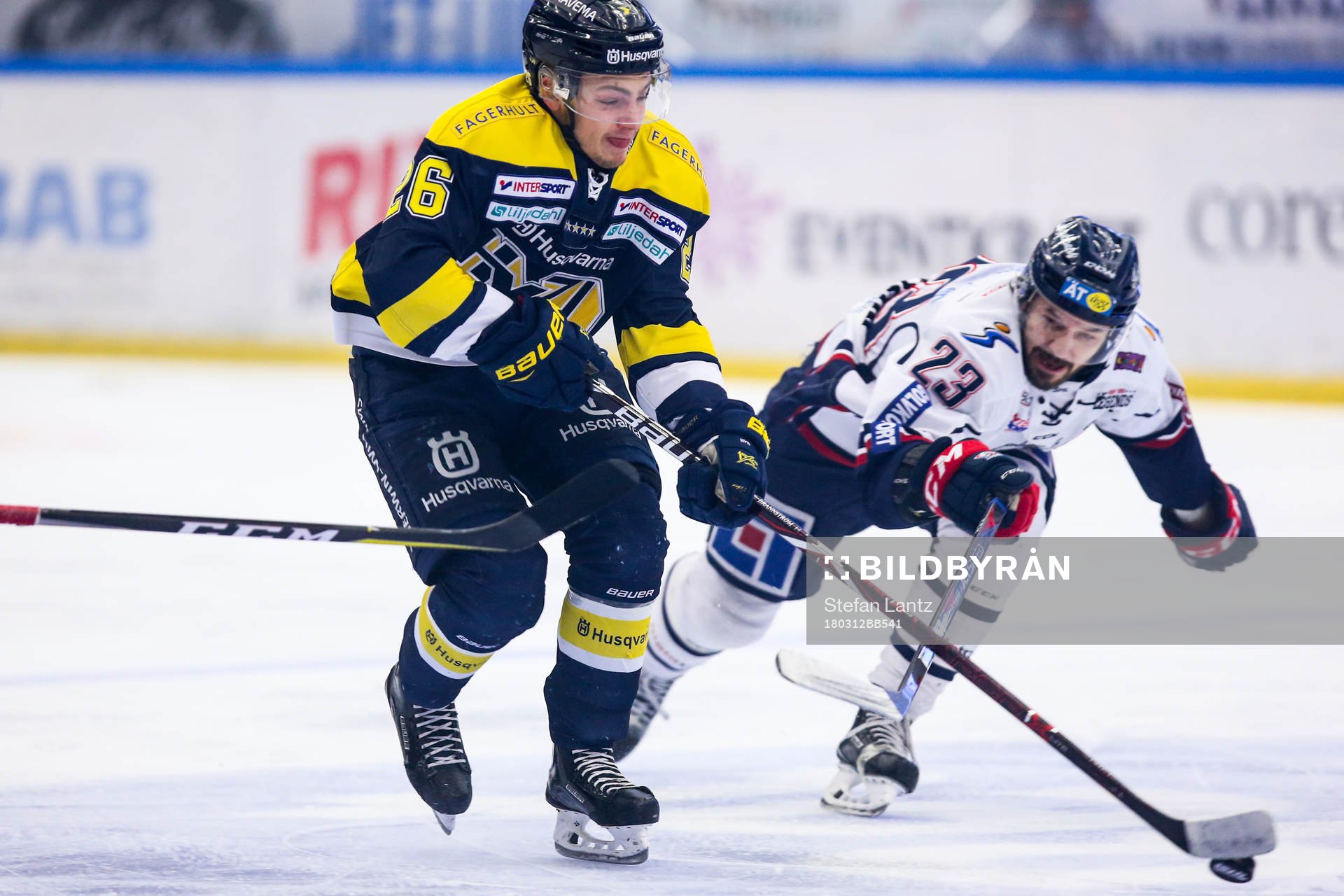 s Erik Brännström och Linköpings Niklas Persson