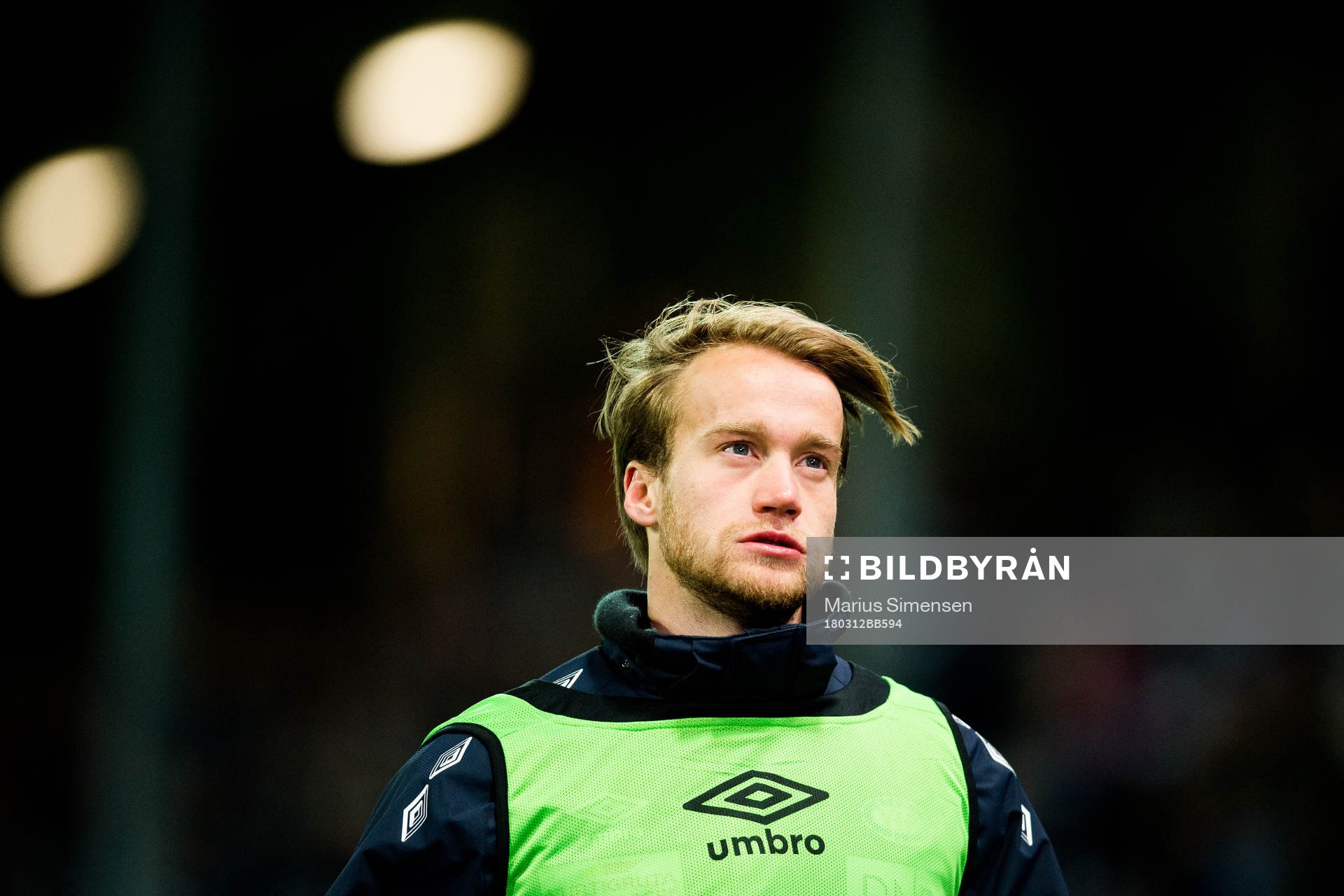Bård Finne of Vålerenga warming up