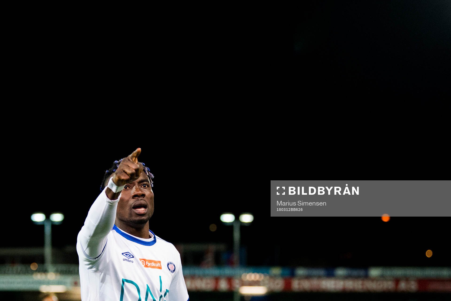 Sam Johnson of Vålerenga celebrates 1-0