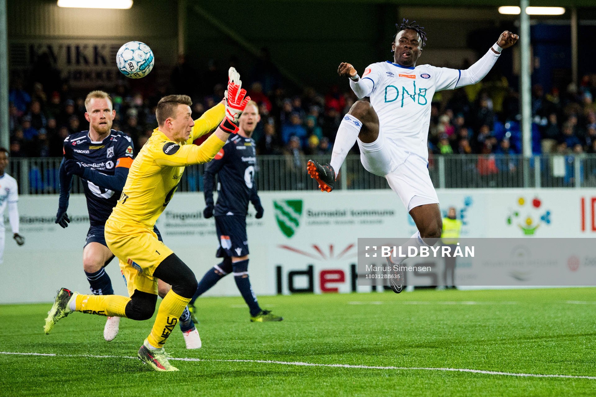 Sam Johnson of Vålerenga scores 1-0