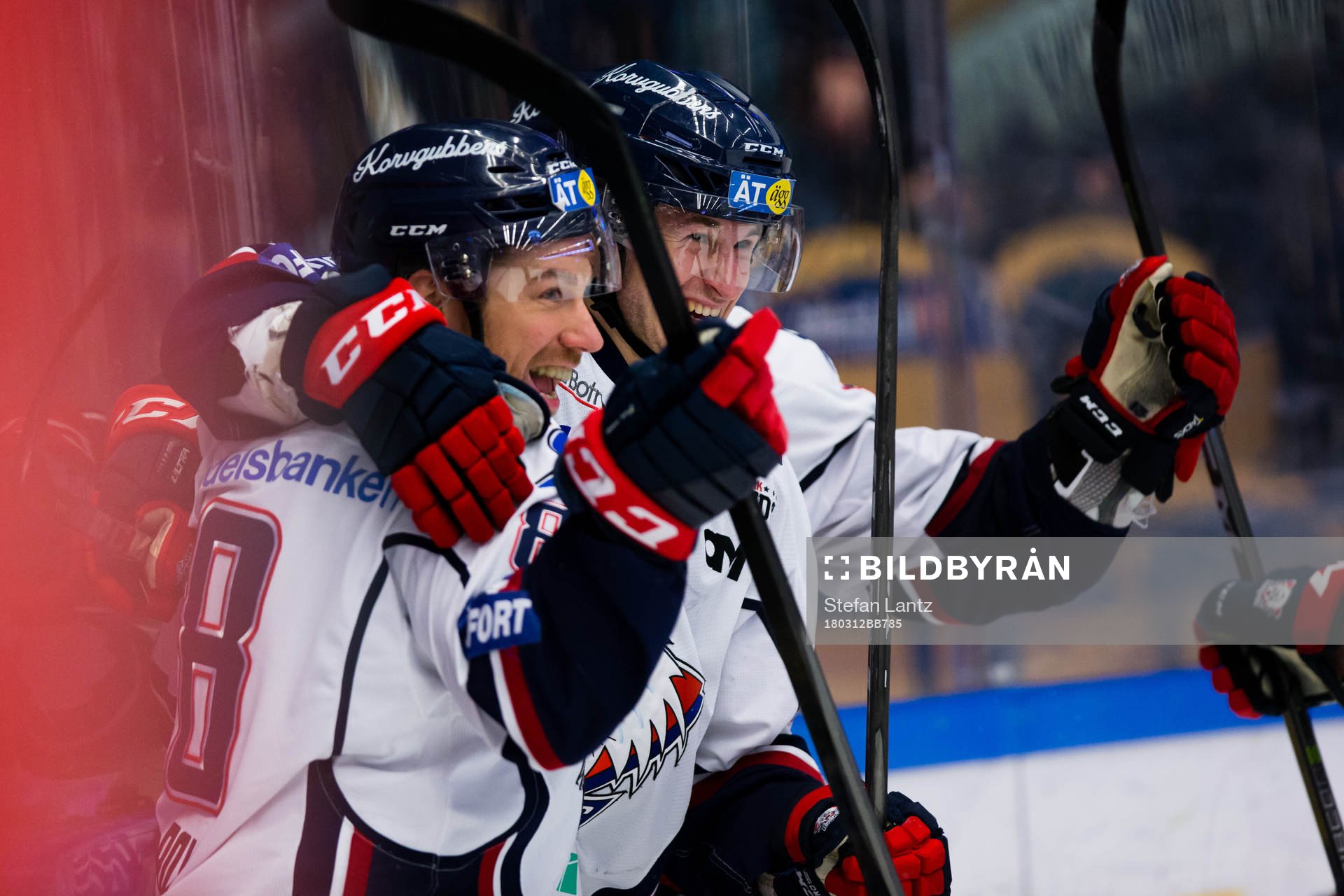 Linköpings Derek Roy och Jacob Lilja jublar