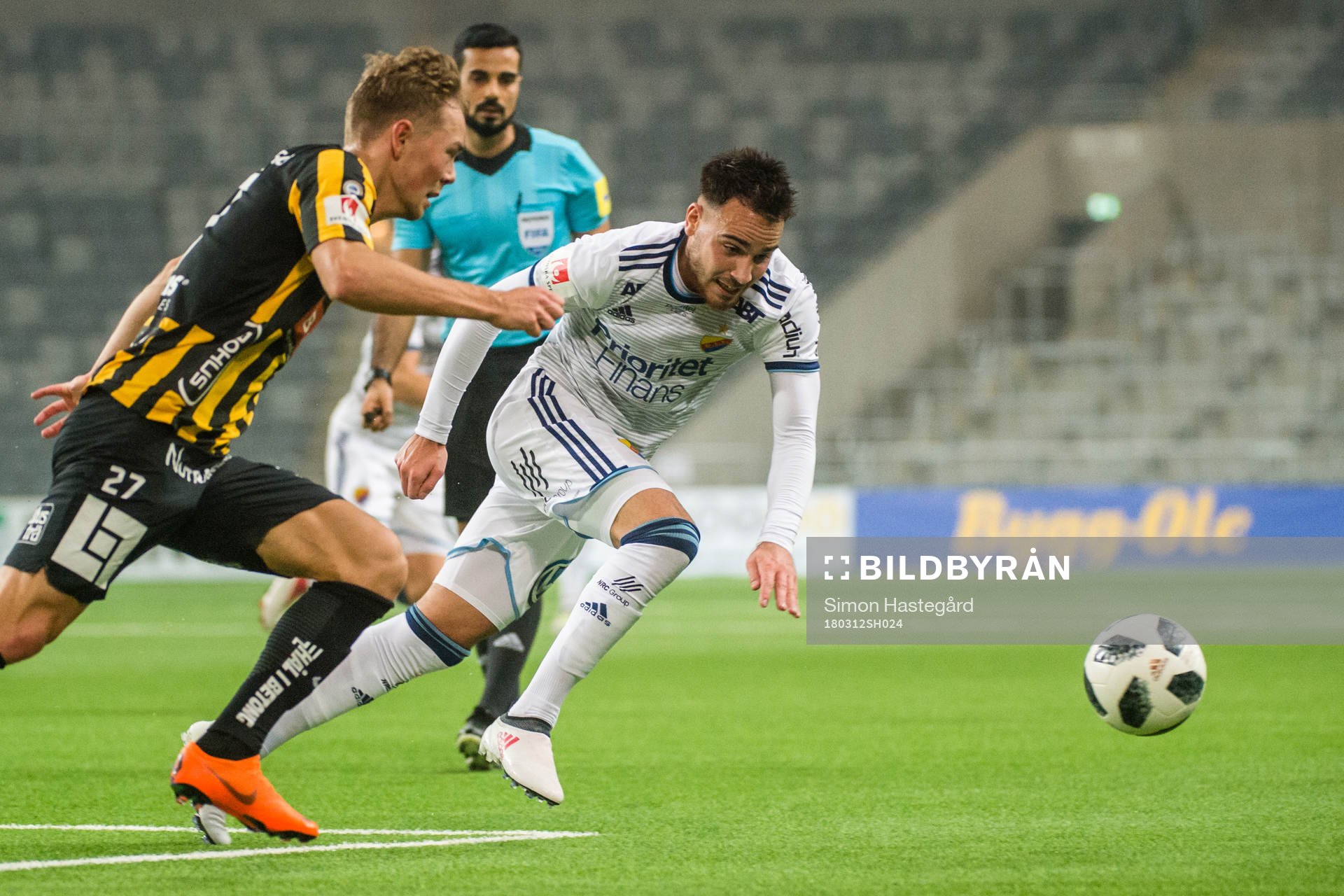 Häckens Joel Andersson och Djurgårdens Dzenis Kozica