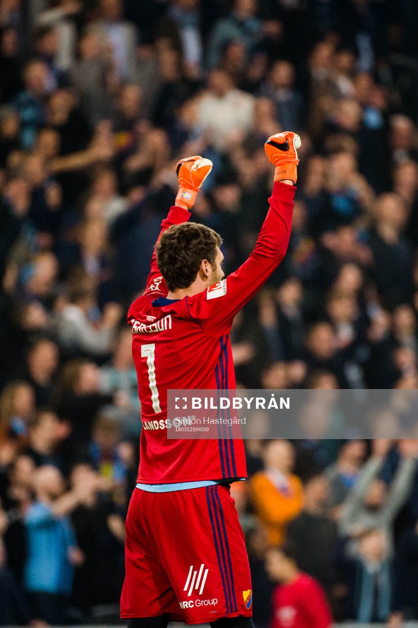 Djurgårdens målvakt Andreas Isaksson jublar