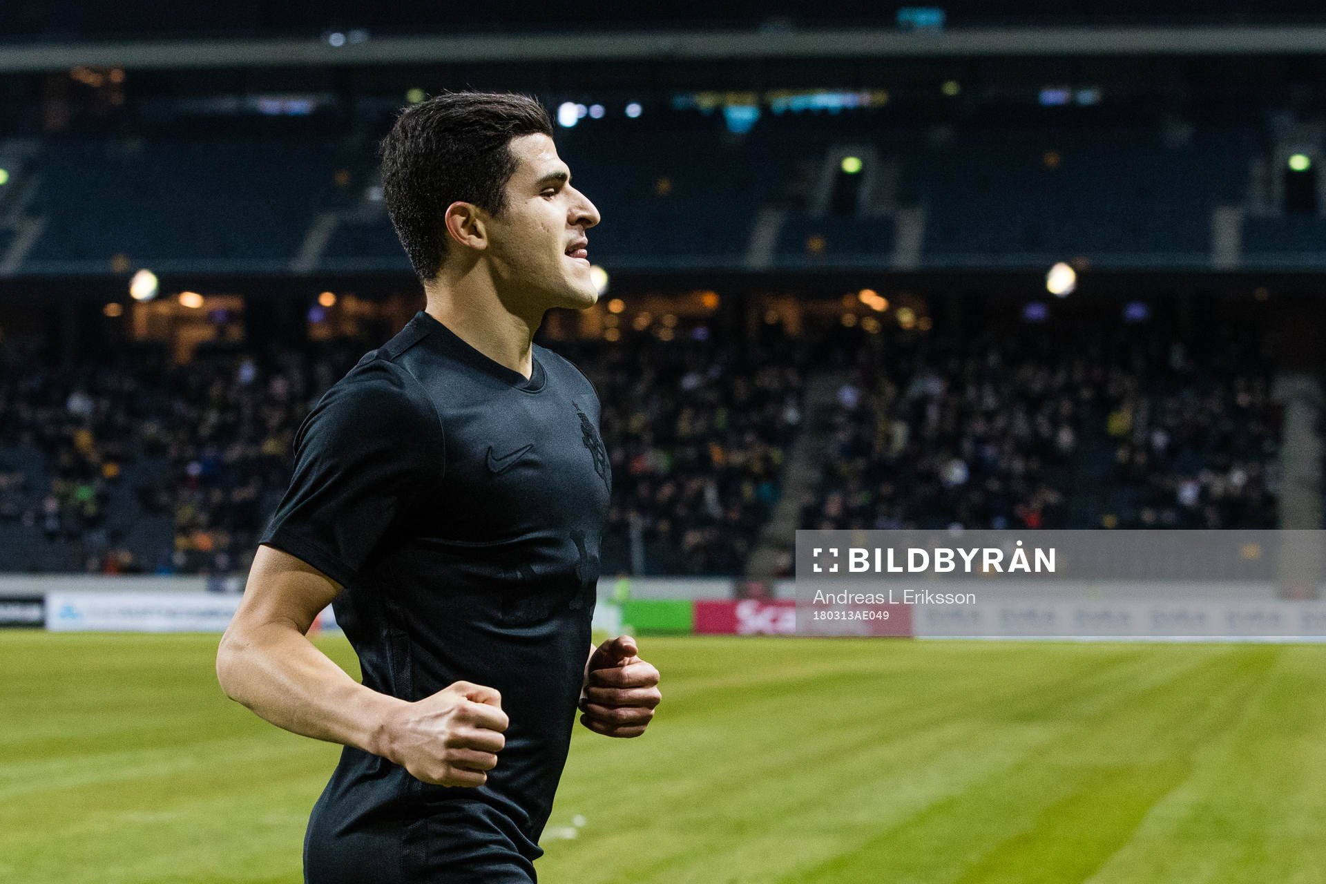 s Tarik Elyounoussi jublar