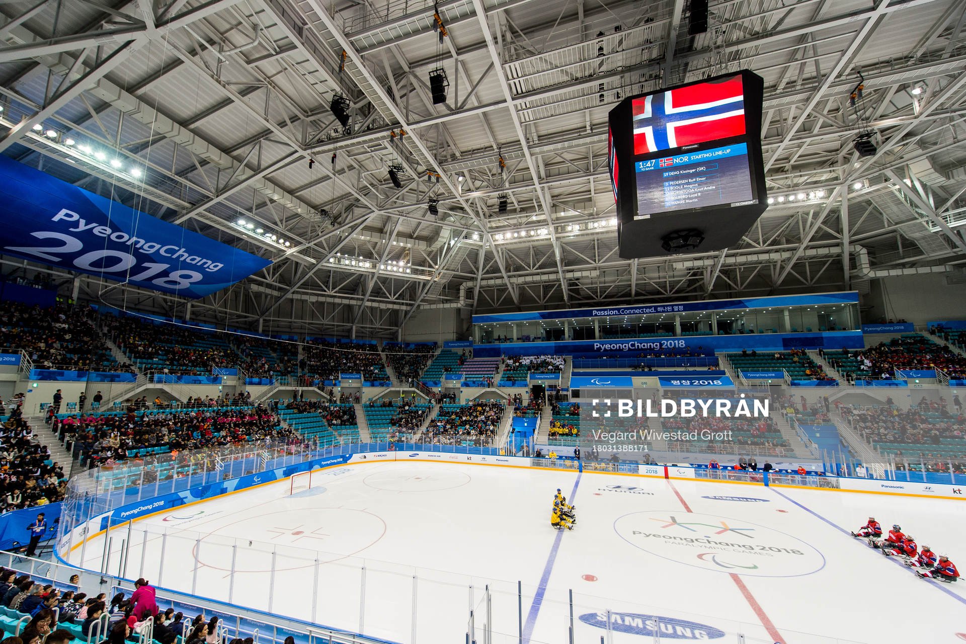 Players of Sweden and Norway line up