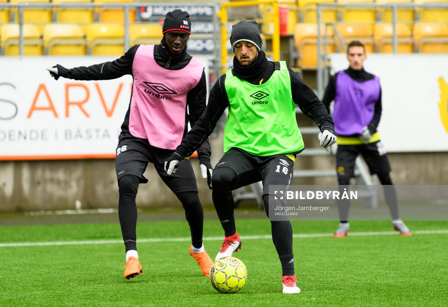 Robert Gojani och Marokhy Ndione