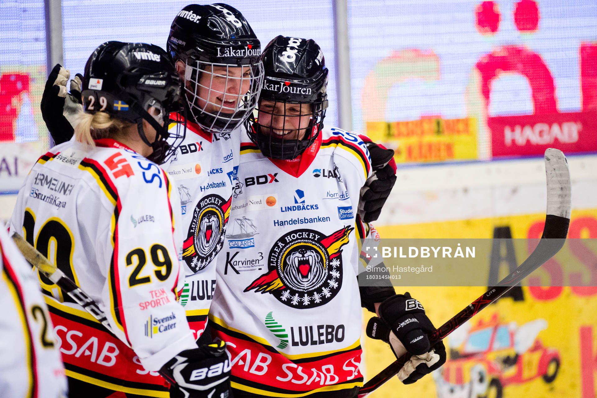 Luleås Jennifer Wakefield jublar