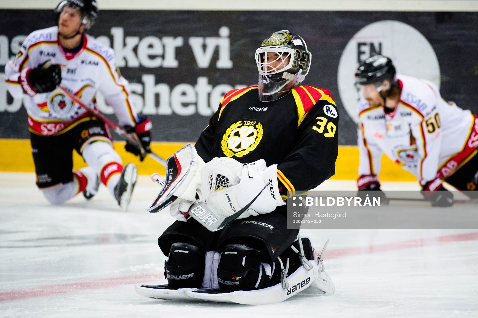 Brynäs målvakt Linus Fernström före åttondelsfinal 2 i